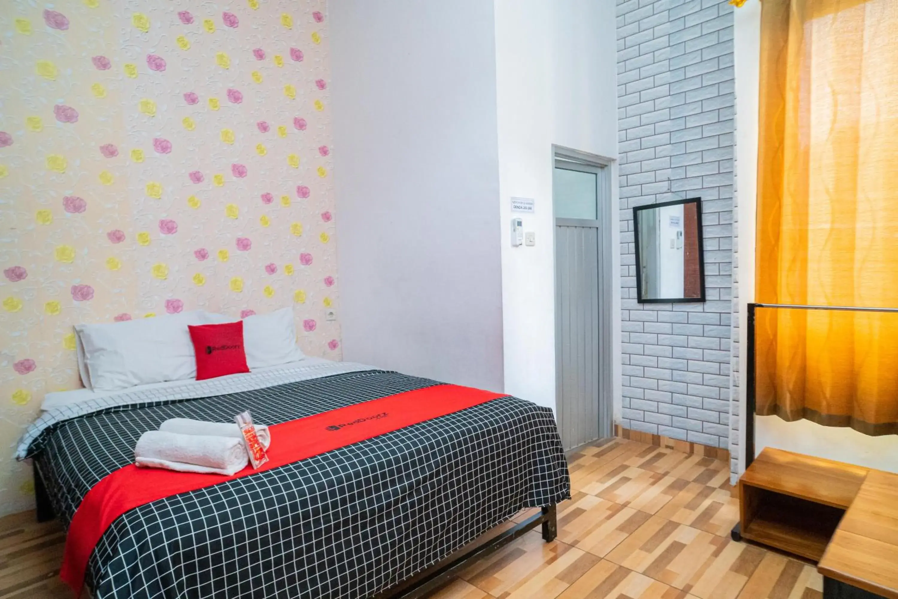 Bedroom, Bed in RedDoorz syariah @ Selomangleng Kediri Bedroom, Bed in RedDoorz syariah @ Selomangleng Kediri