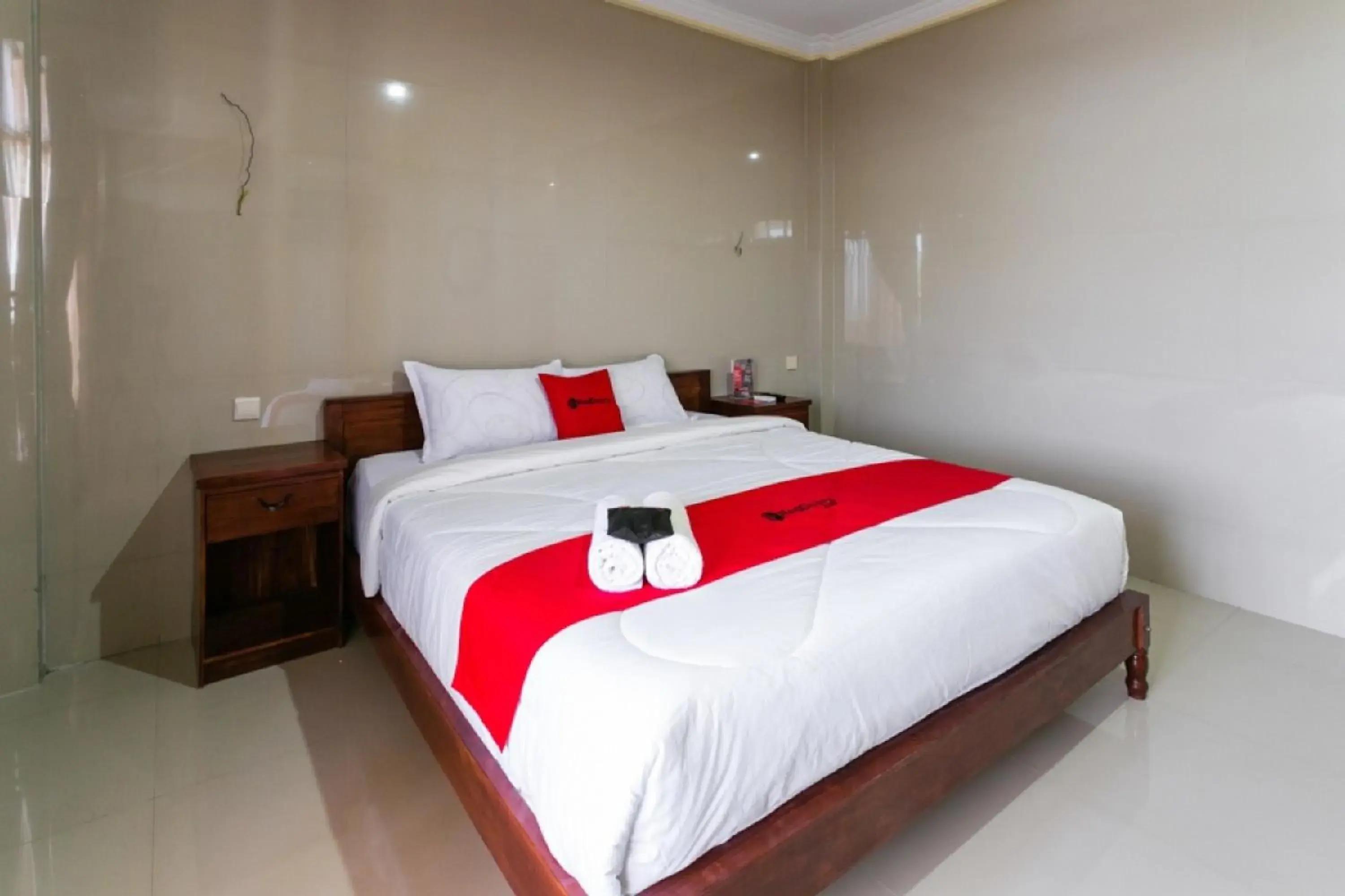 Bedroom, Bed in RedDoorz near Parangtritis Beach Bedroom, Bed in RedDoorz near Parangtritis Beach