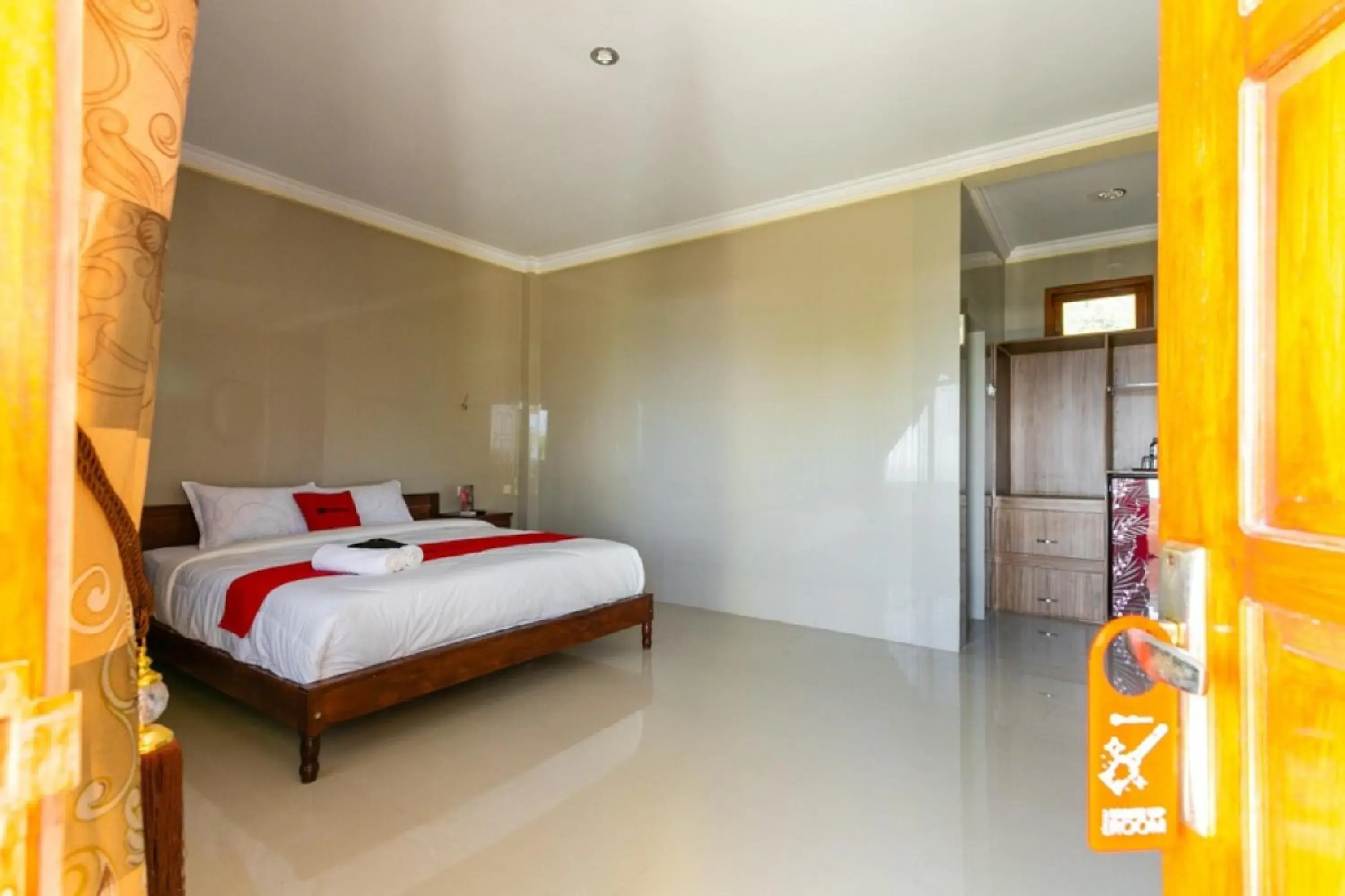 Bedroom, Bed in RedDoorz near Parangtritis Beach Bedroom, Bed in RedDoorz near Parangtritis Beach