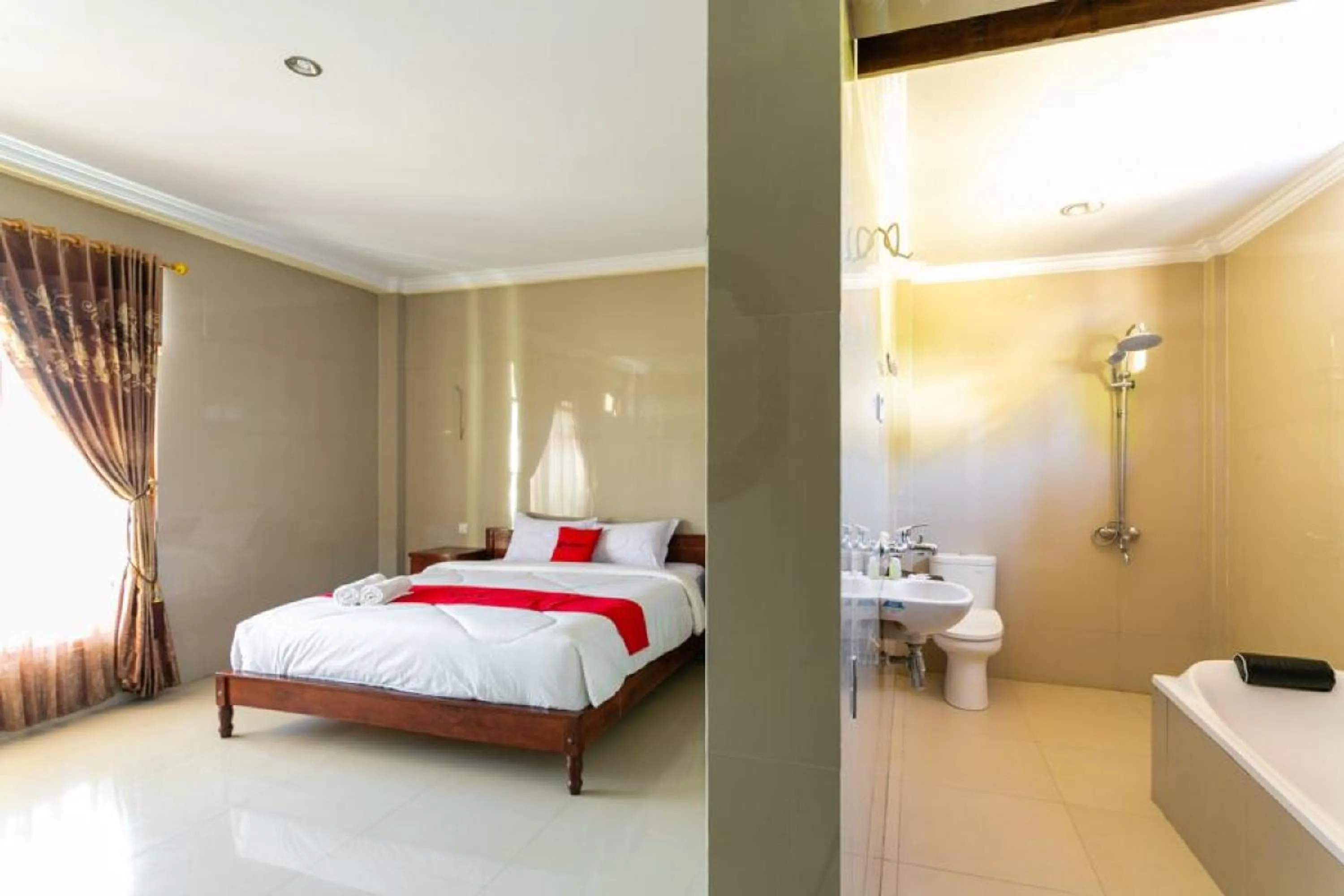 Bedroom, Bed in RedDoorz near Parangtritis Beach