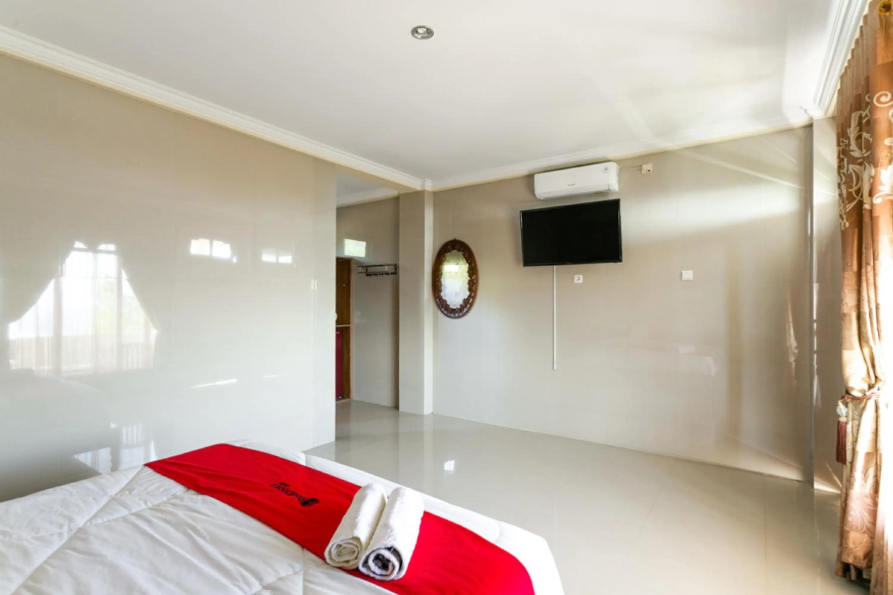 Bedroom, Bed in RedDoorz near Parangtritis Beach