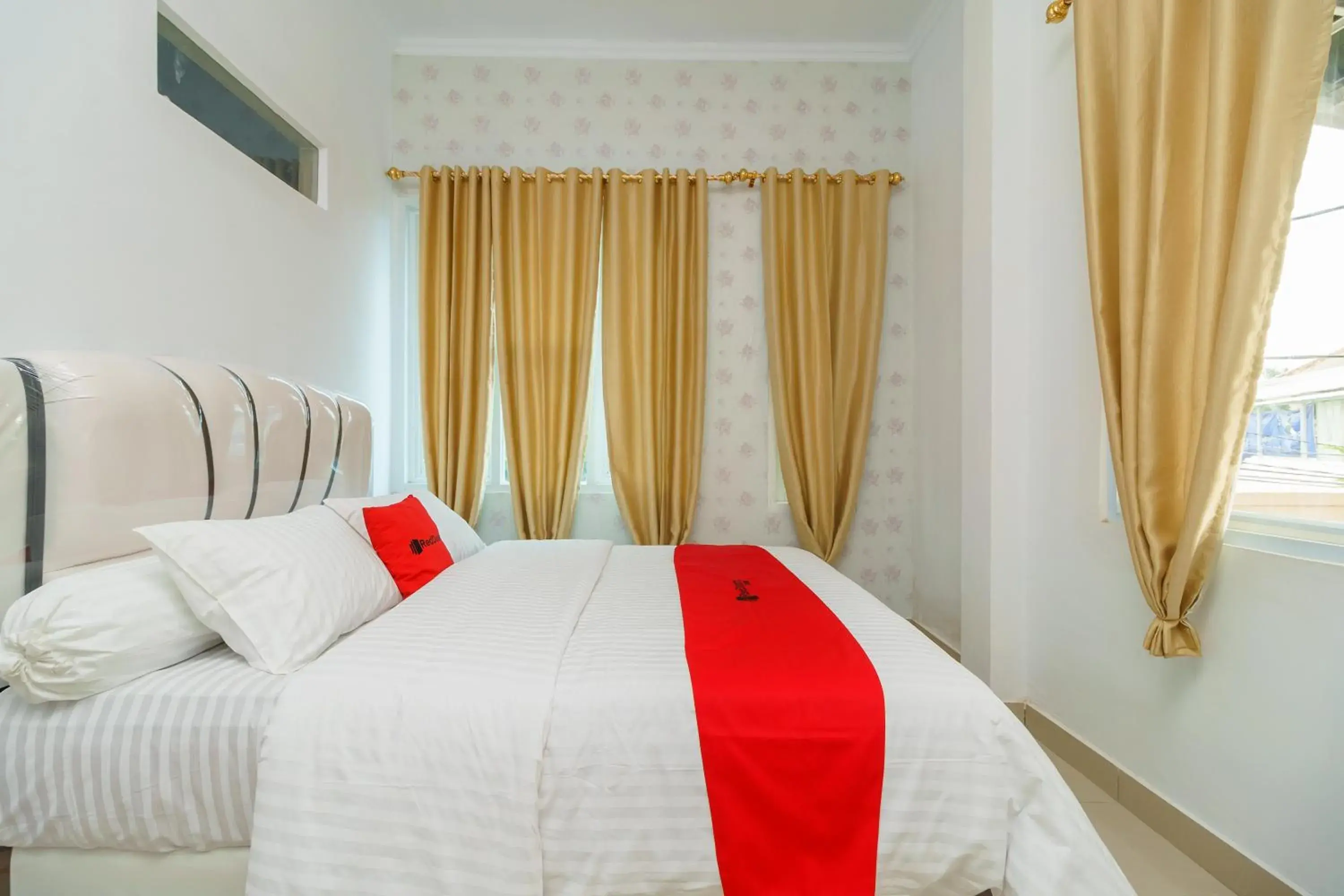 Bedroom, Bed in RedDoorz Syariah near Simpang Sekip Palembang Bedroom, Bed in RedDoorz Syariah near Simpang Sekip Palembang