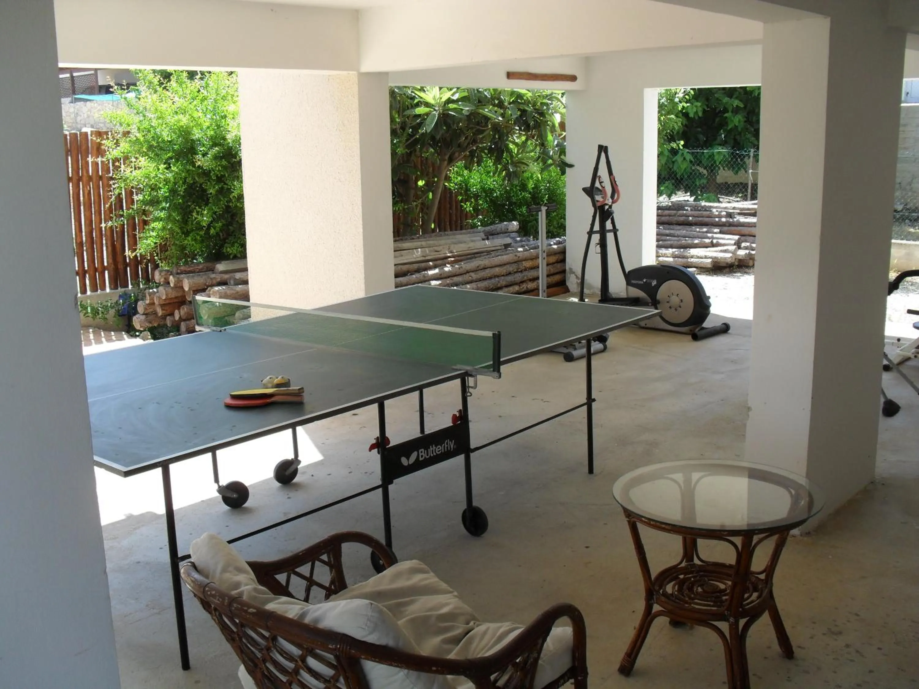 Table tennis in Villa Theodora