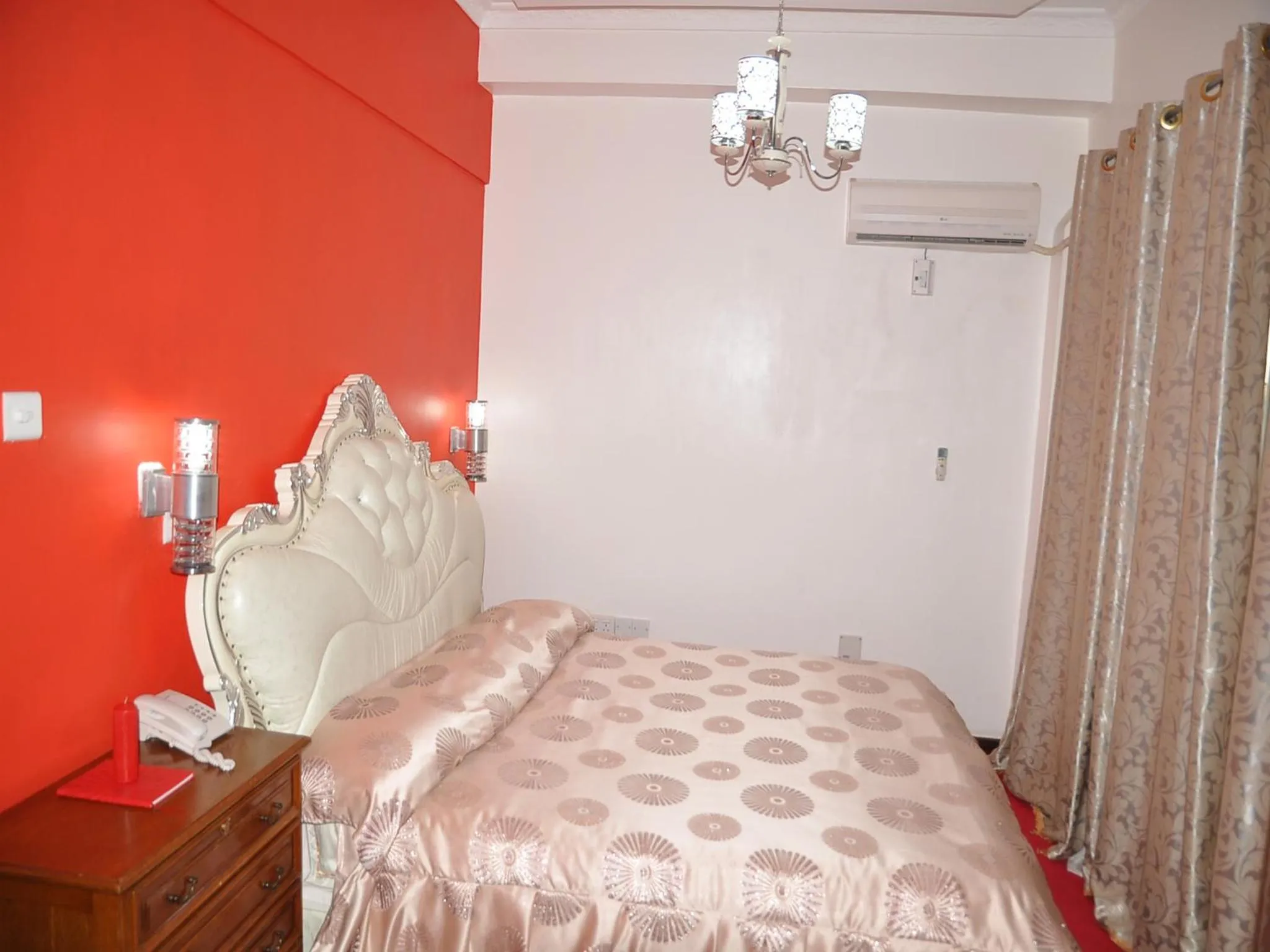 Bedroom, Bed in Monalisa Hotel