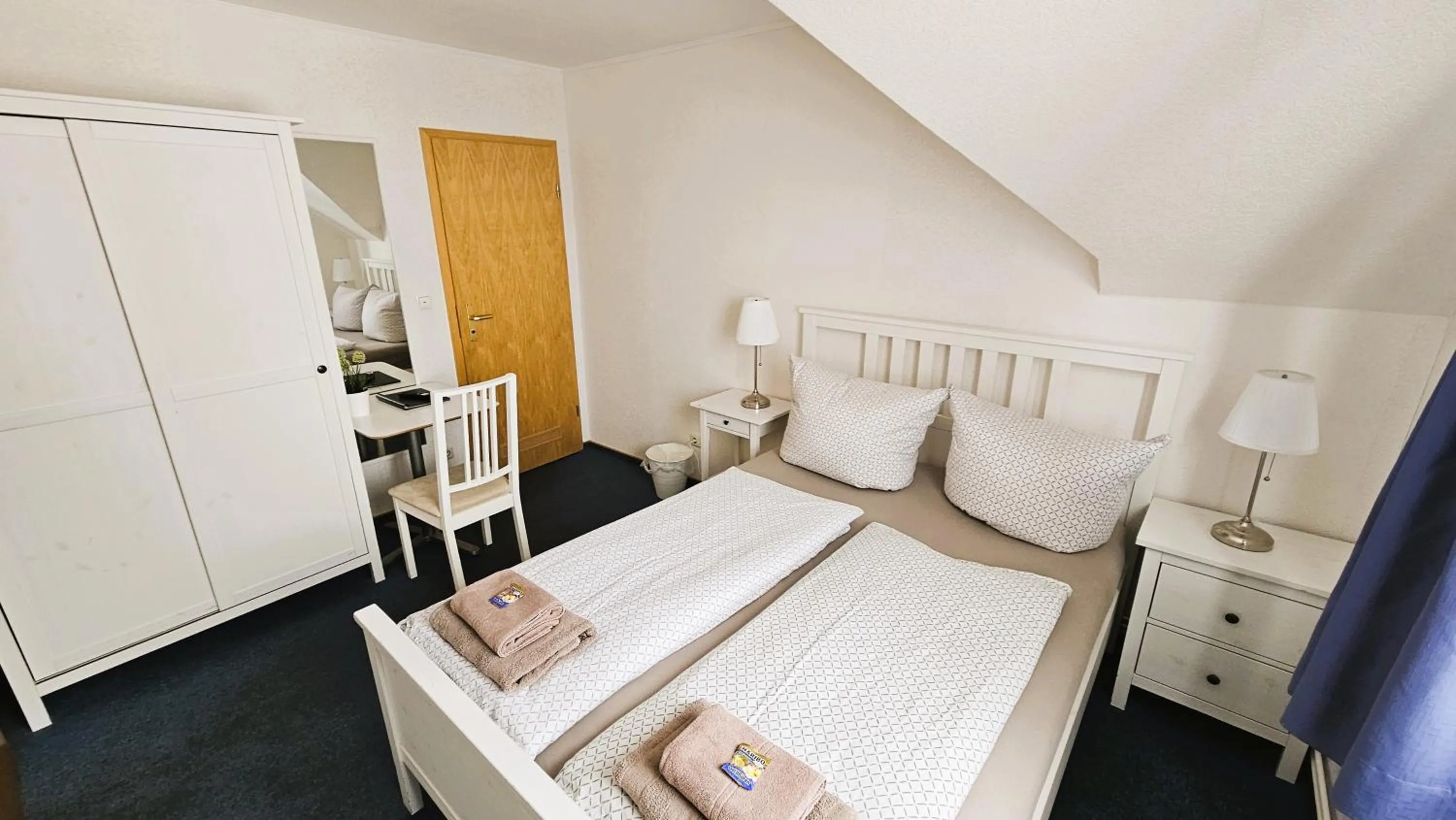 Bed in Hotel Dorfkrug Büsum