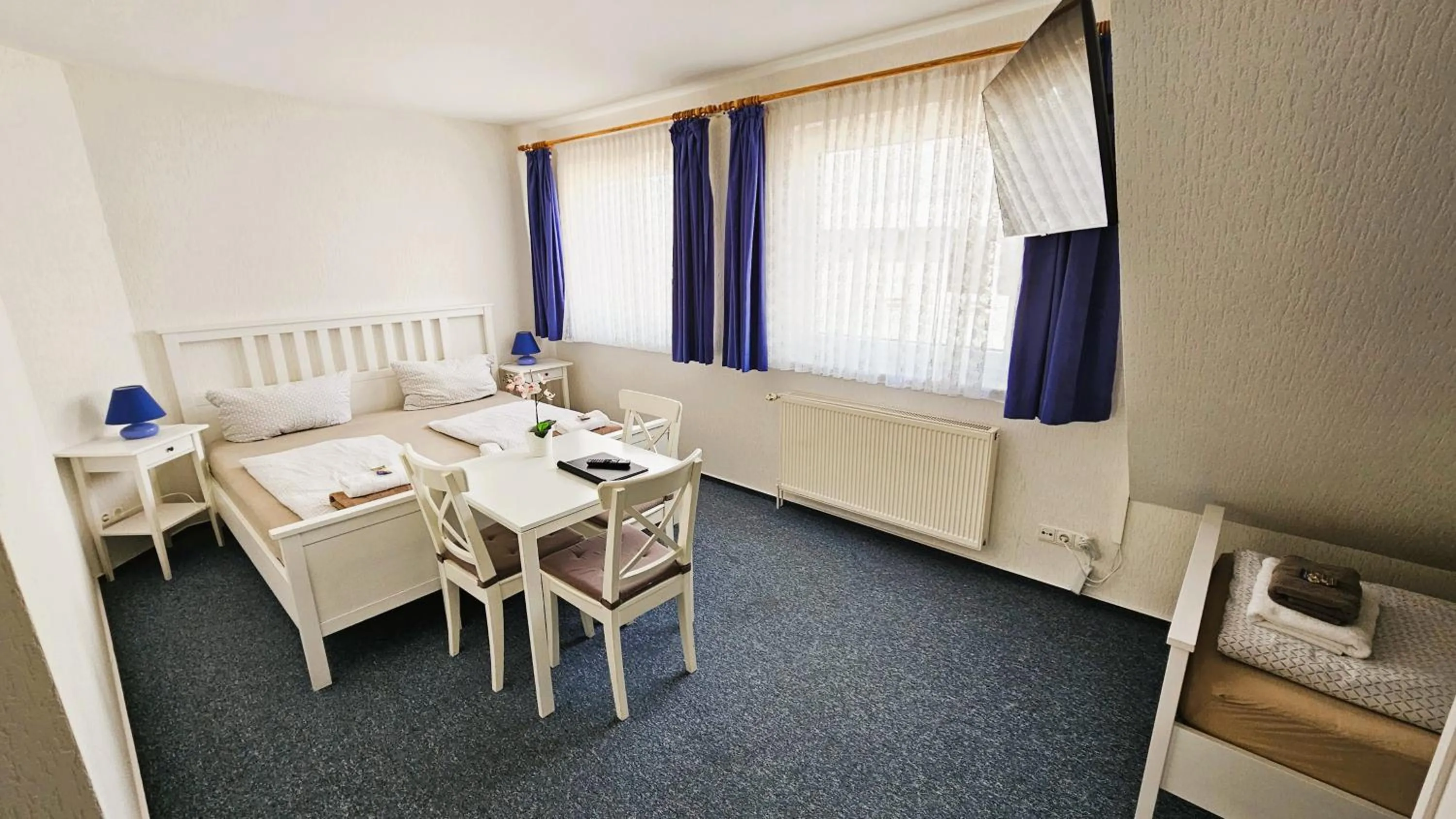 Bed in Hotel Dorfkrug Büsum