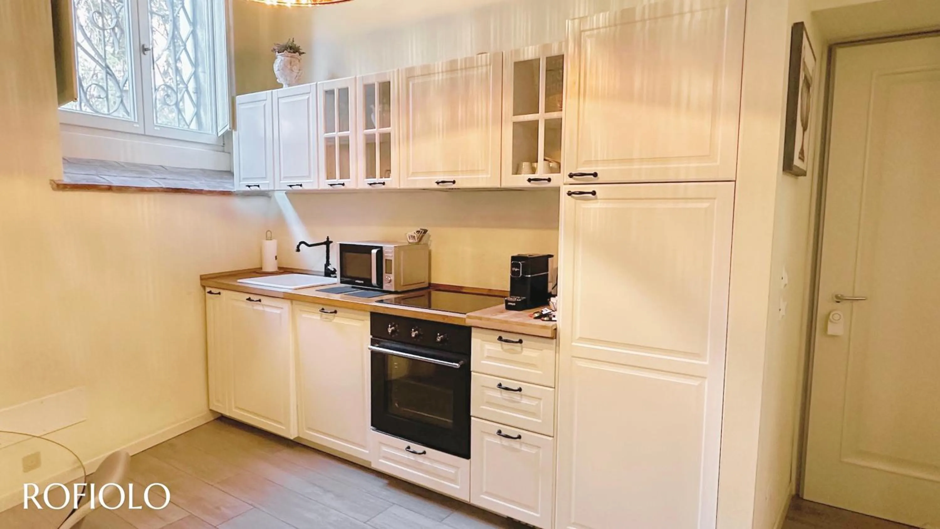 Kitchen or kitchenette in Truly Verona