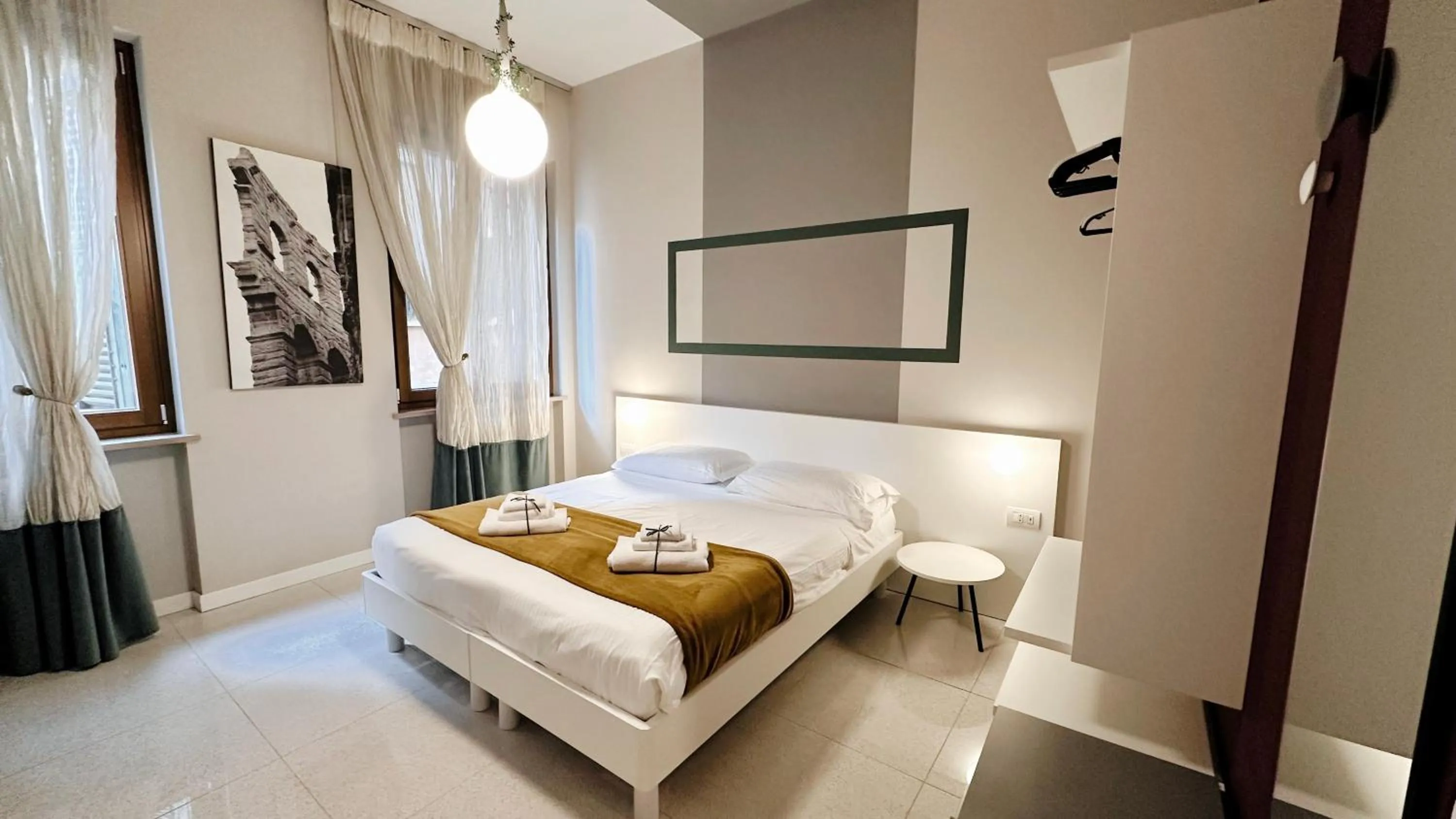 Bed in Truly Verona