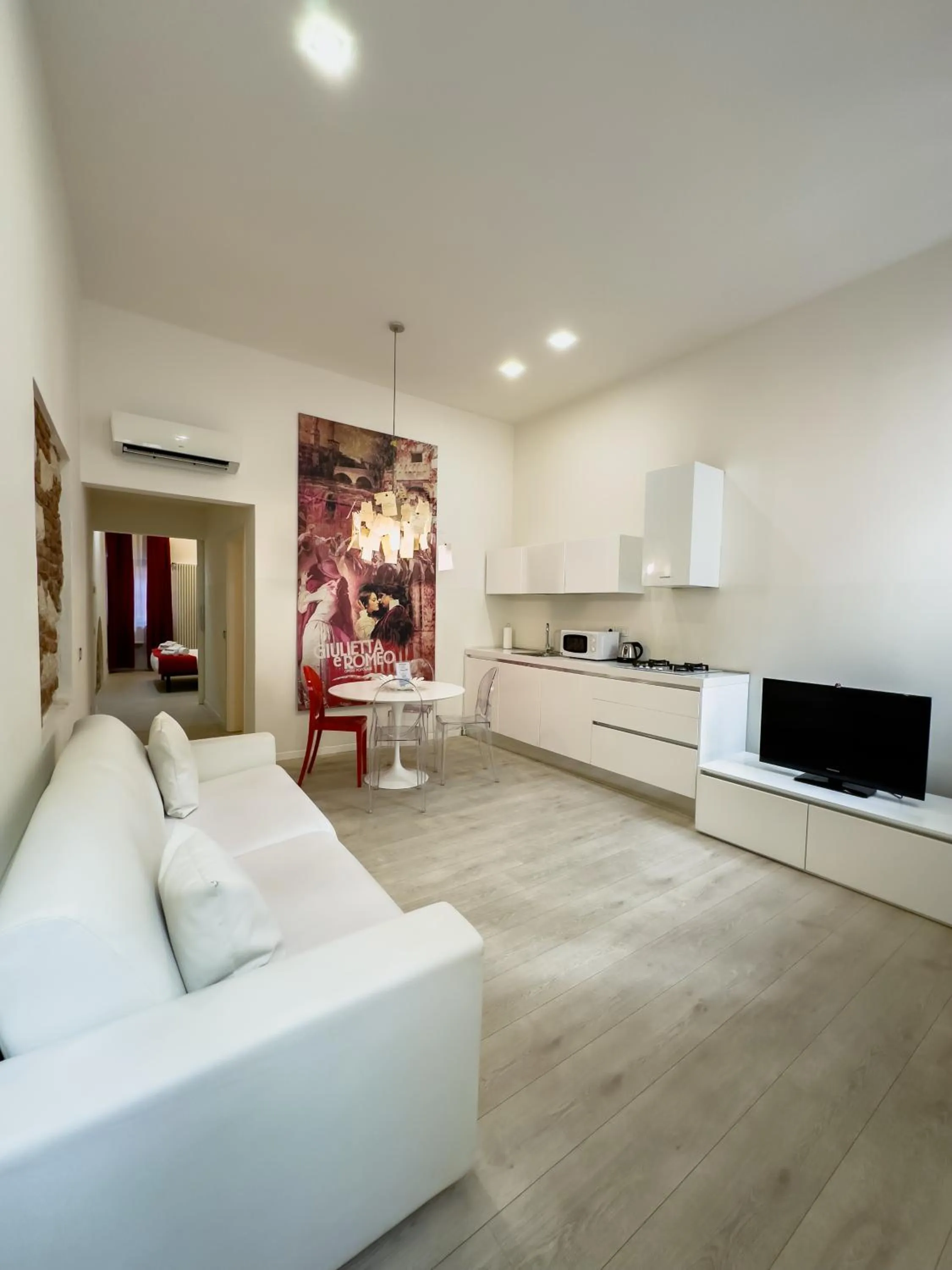 One-Bedroom Apartment - Juliet House - Via Dietro Pallone 10 in Truly Verona