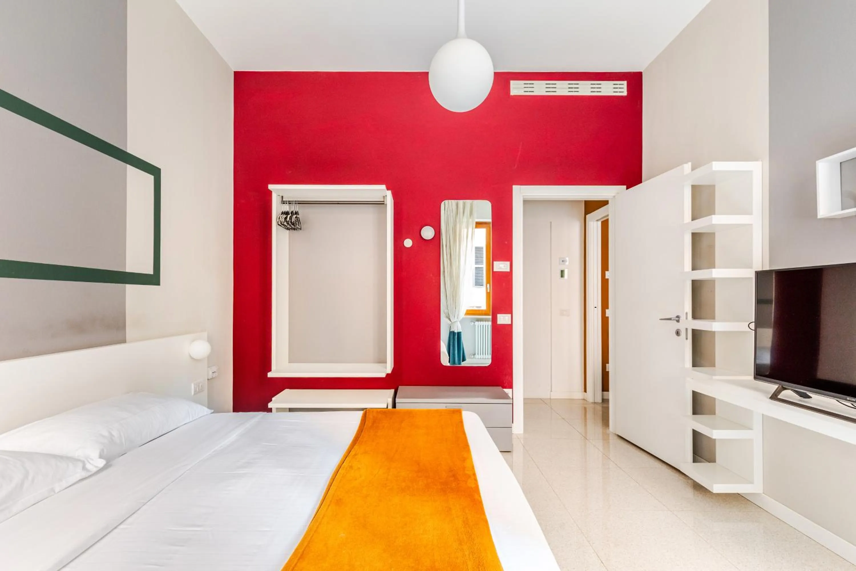 Bedroom, Bed in Truly Verona