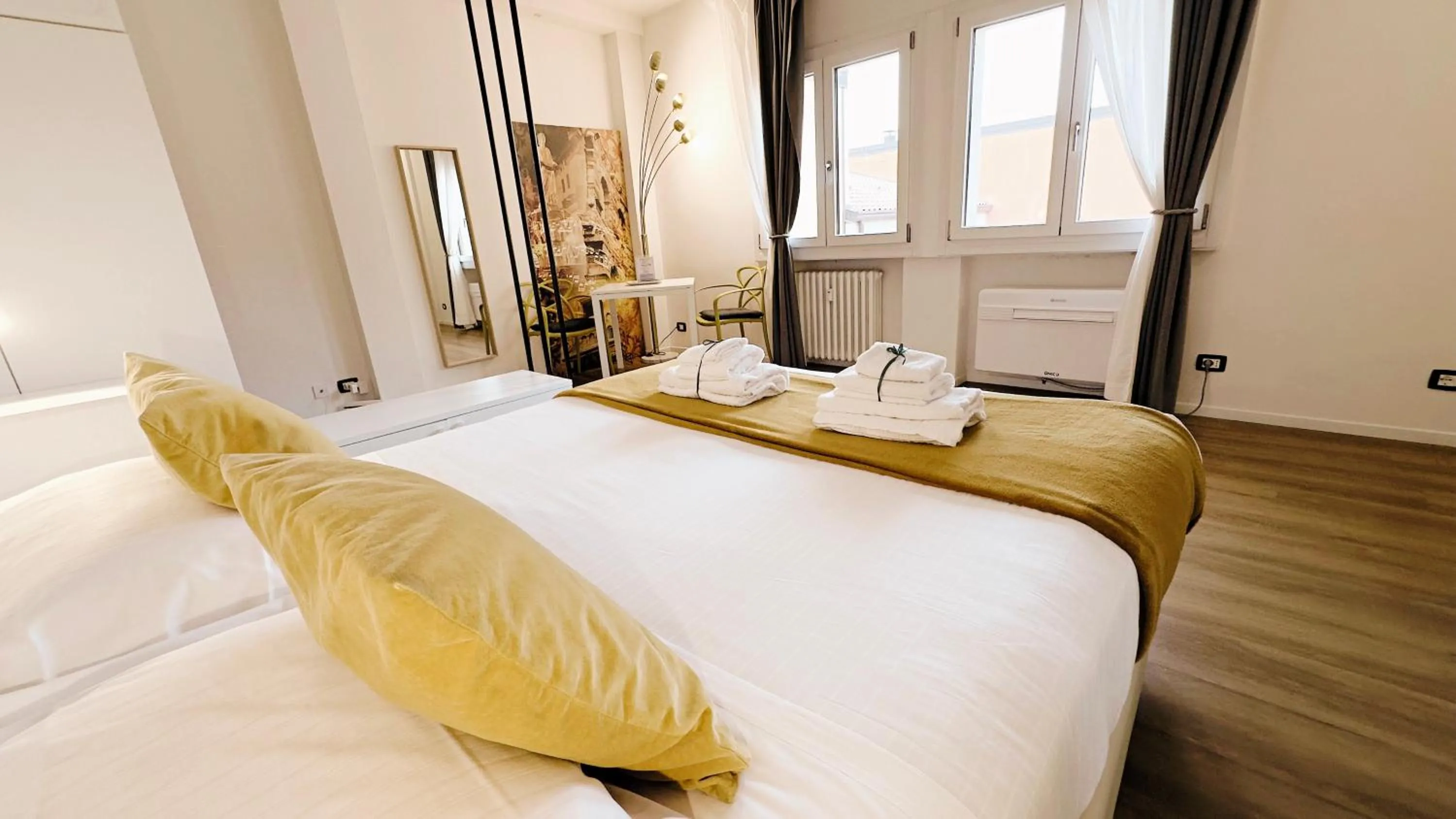 Bedroom, Bed in Truly Verona