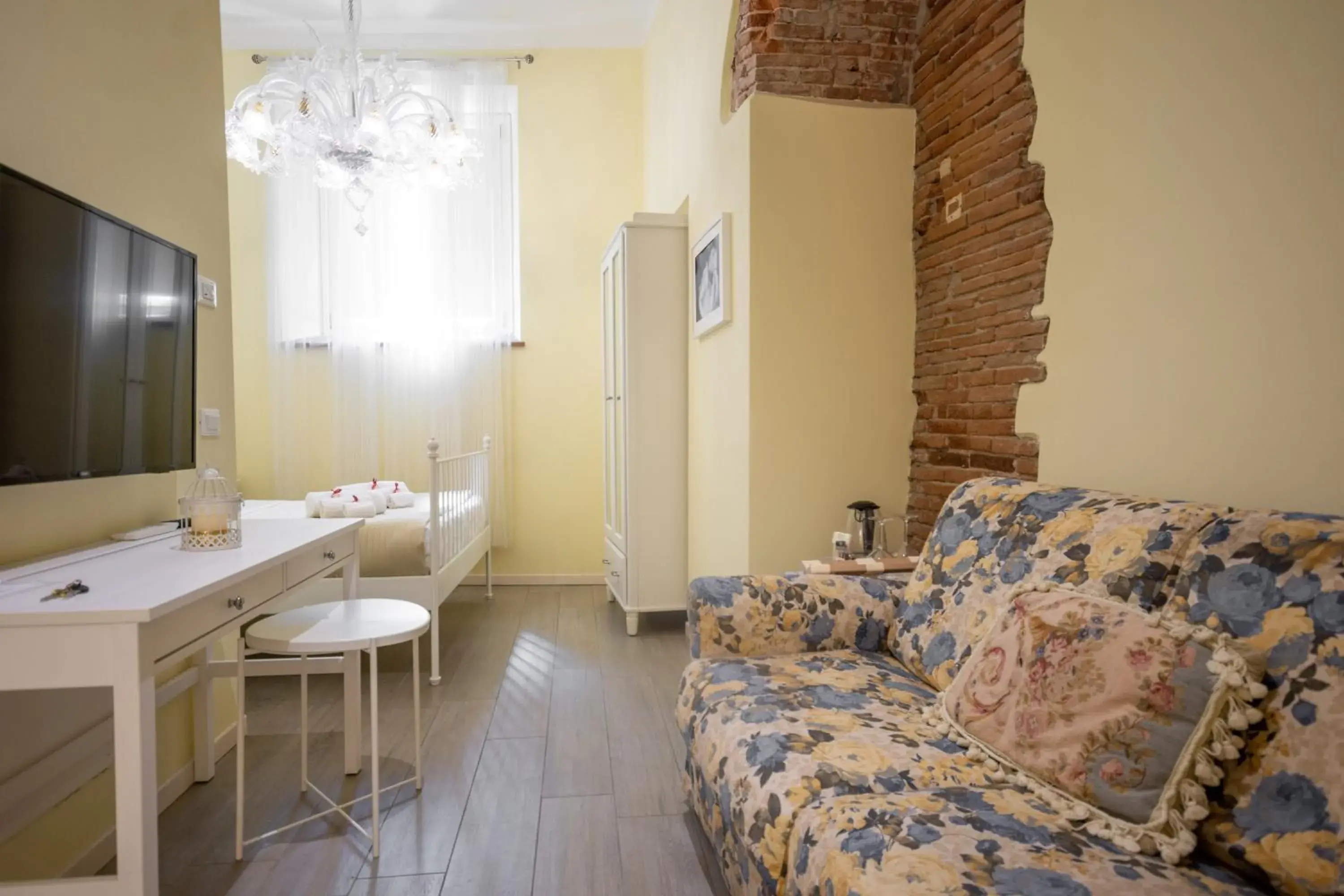 Double with Private Bathroom - Murano - Via Ponte Rofiolo 1 in Truly Verona Double with Private Bathroom - Murano - Via Ponte Rofiolo 1 in Truly Verona