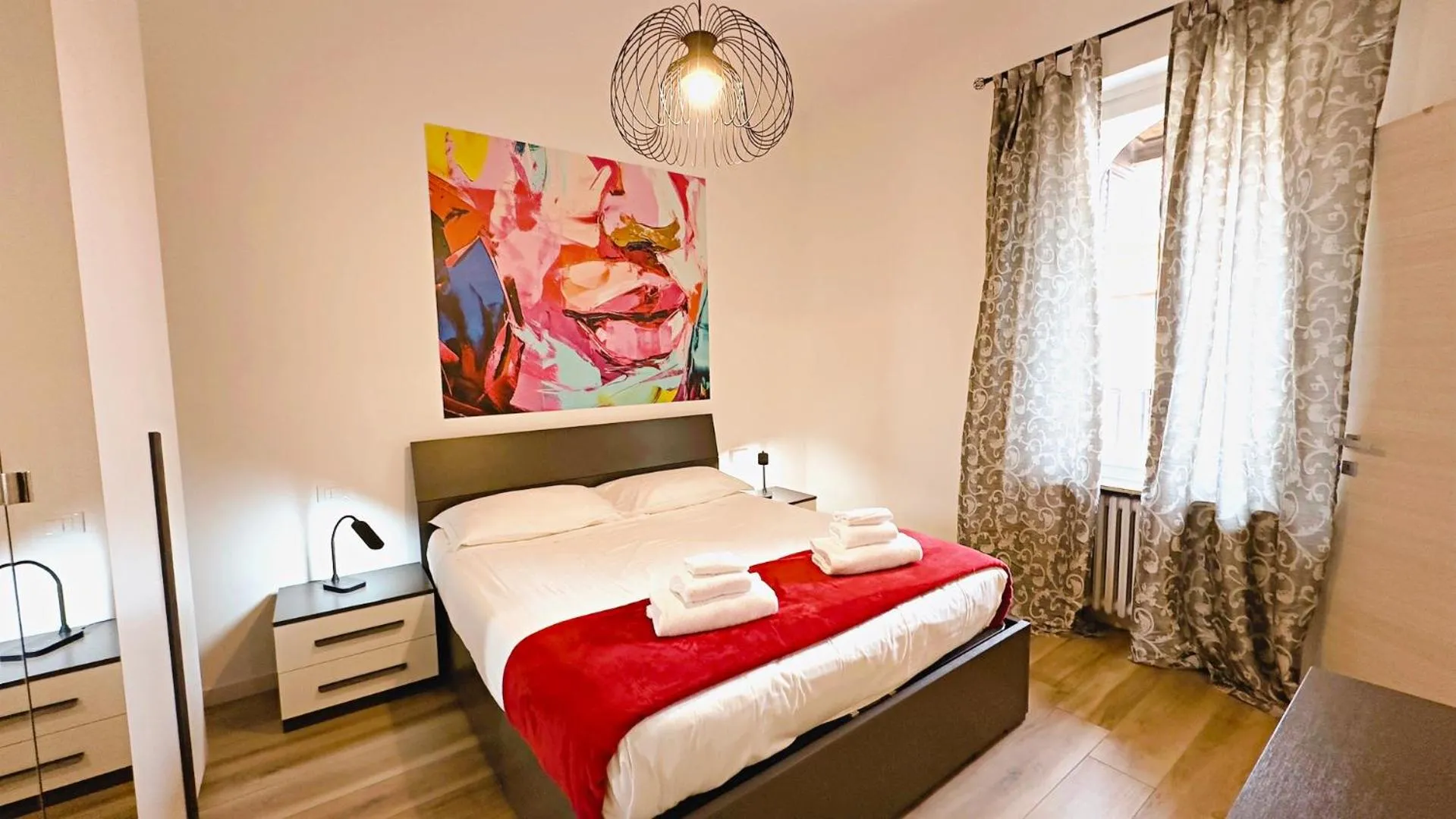 Bedroom, Bed in Truly Verona