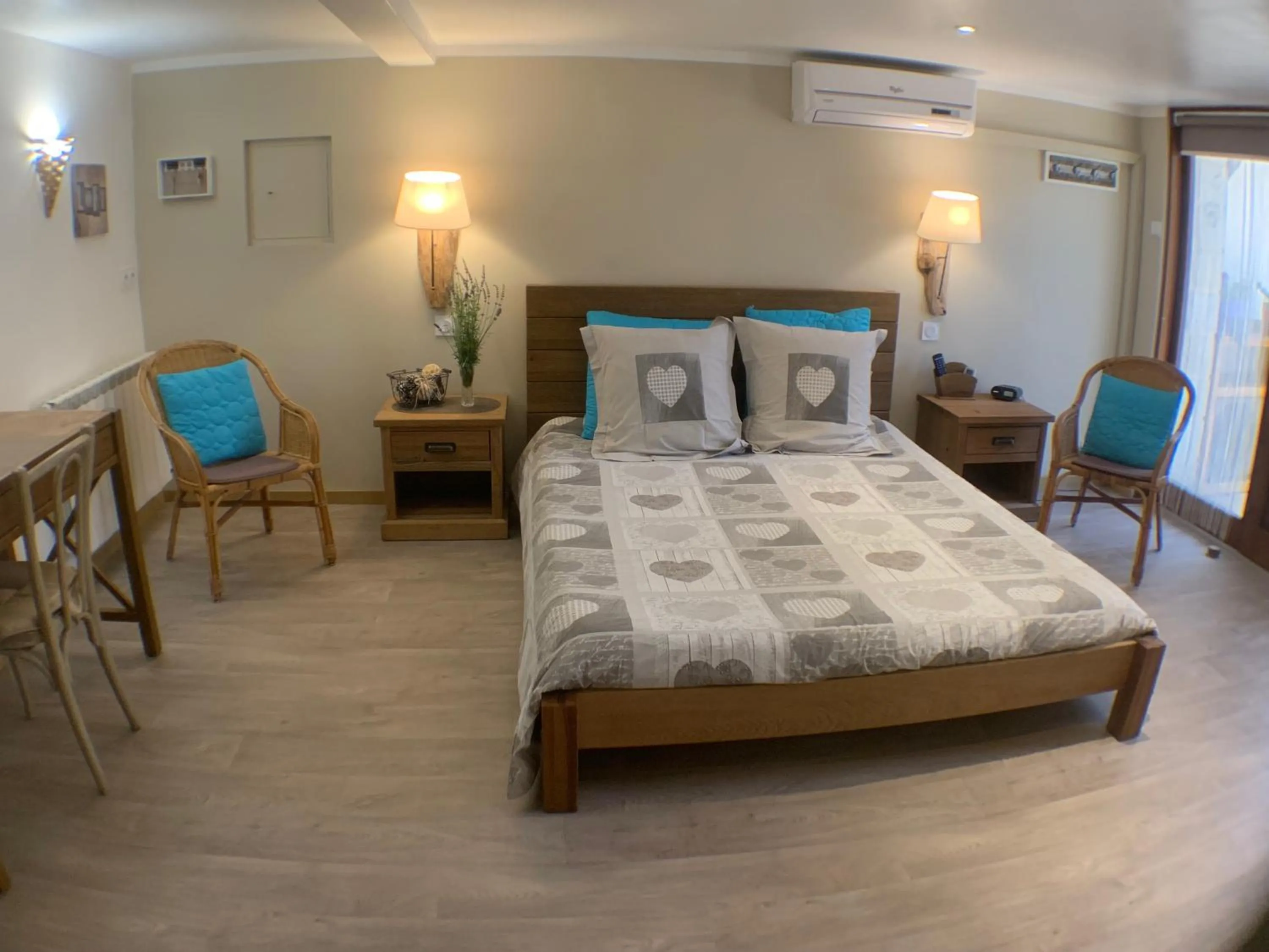 Photo of the whole room, Bed in Villa Escandia