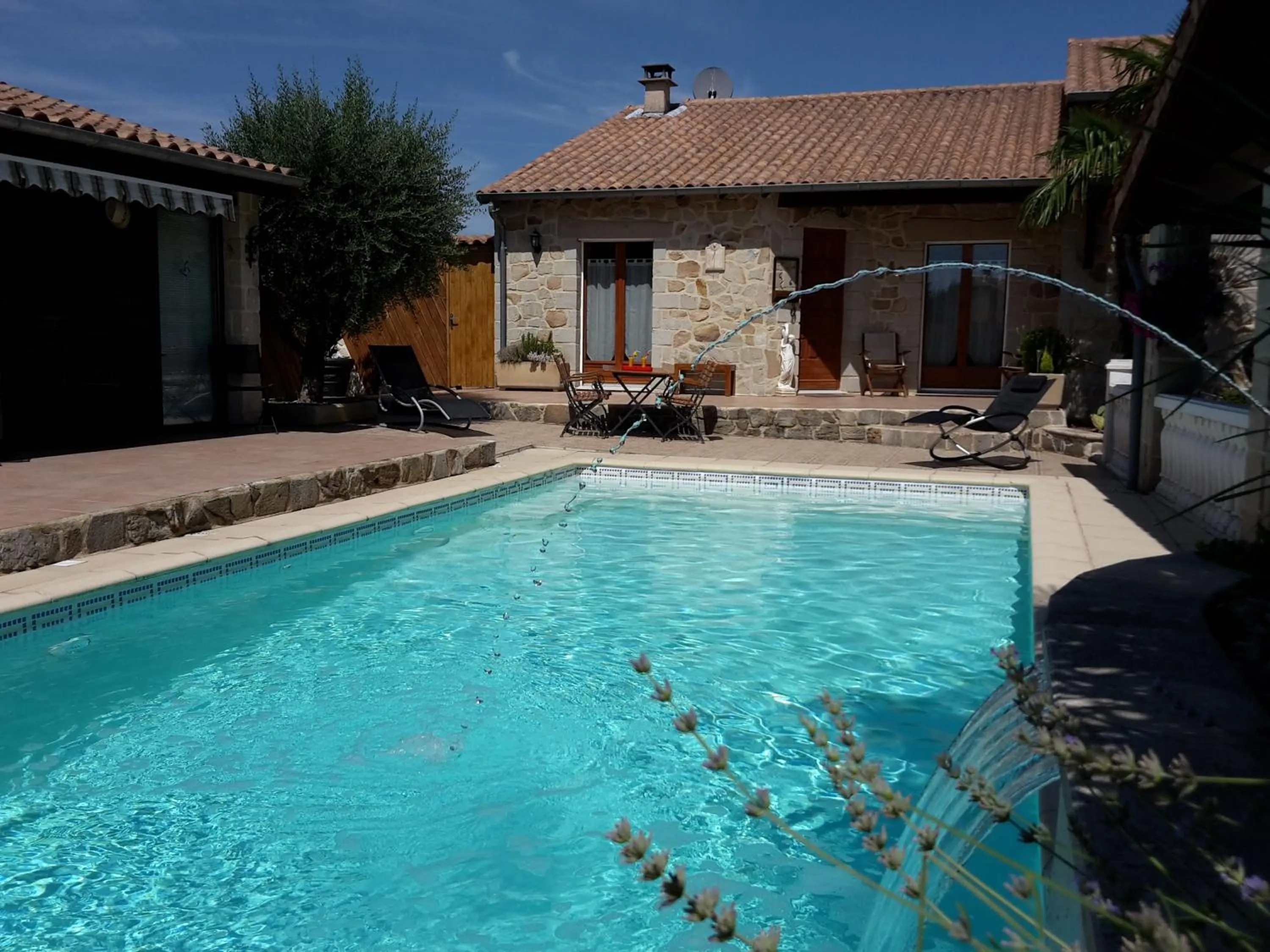 Swimming pool in Villa Escandia