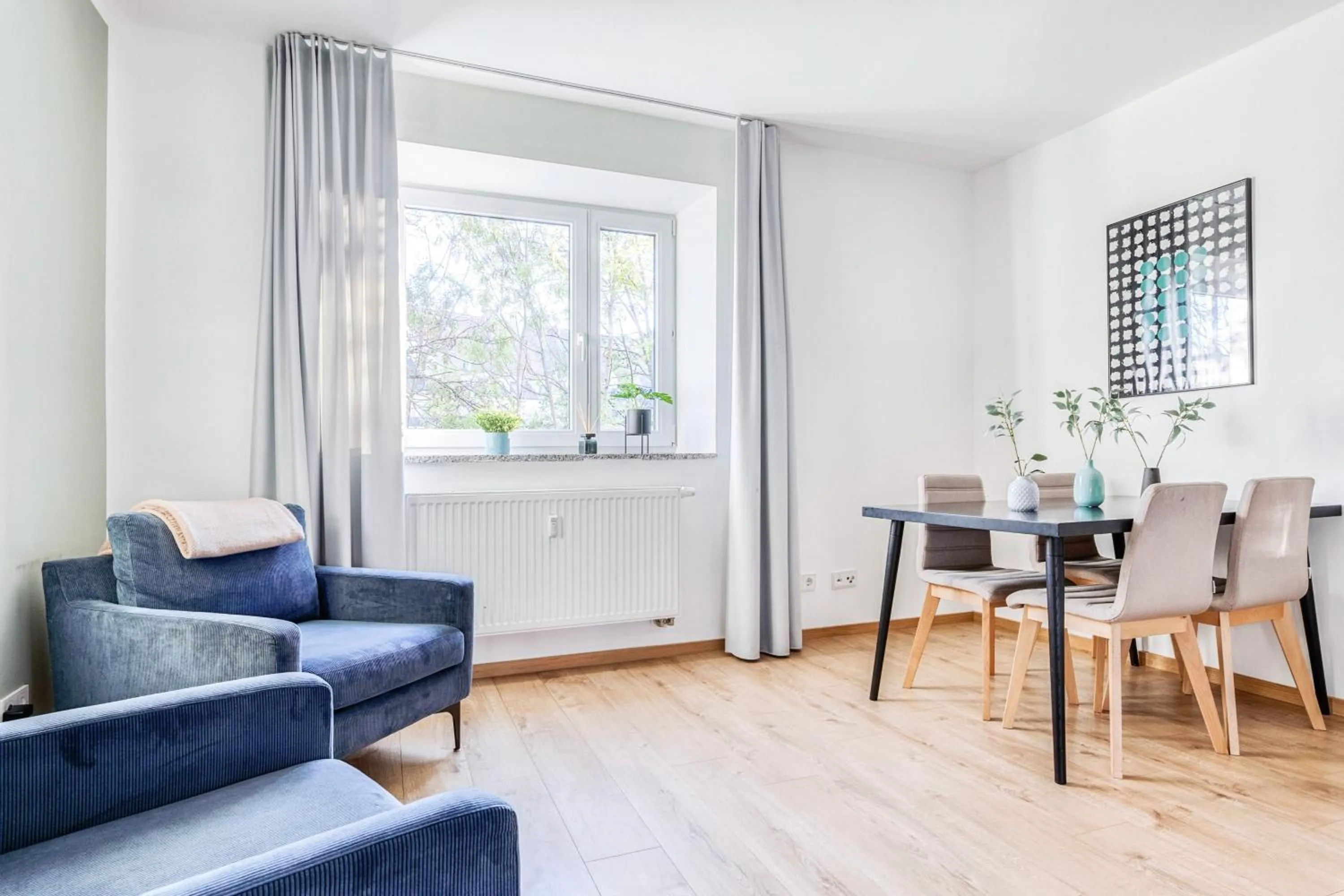 Seating area in Limehome Augsburg Pilgerhausstraße