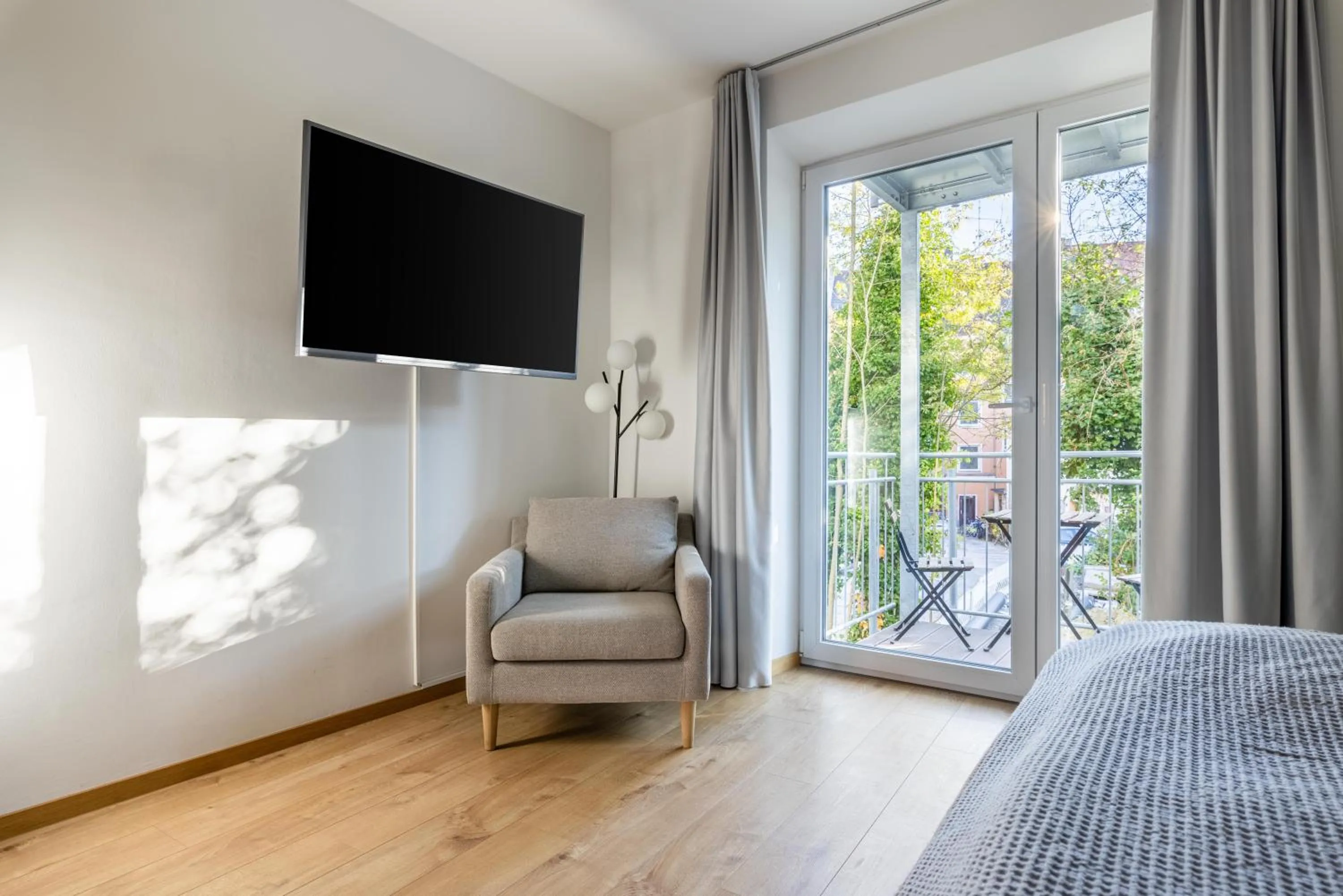 Bed in Limehome Augsburg Pilgerhausstraße