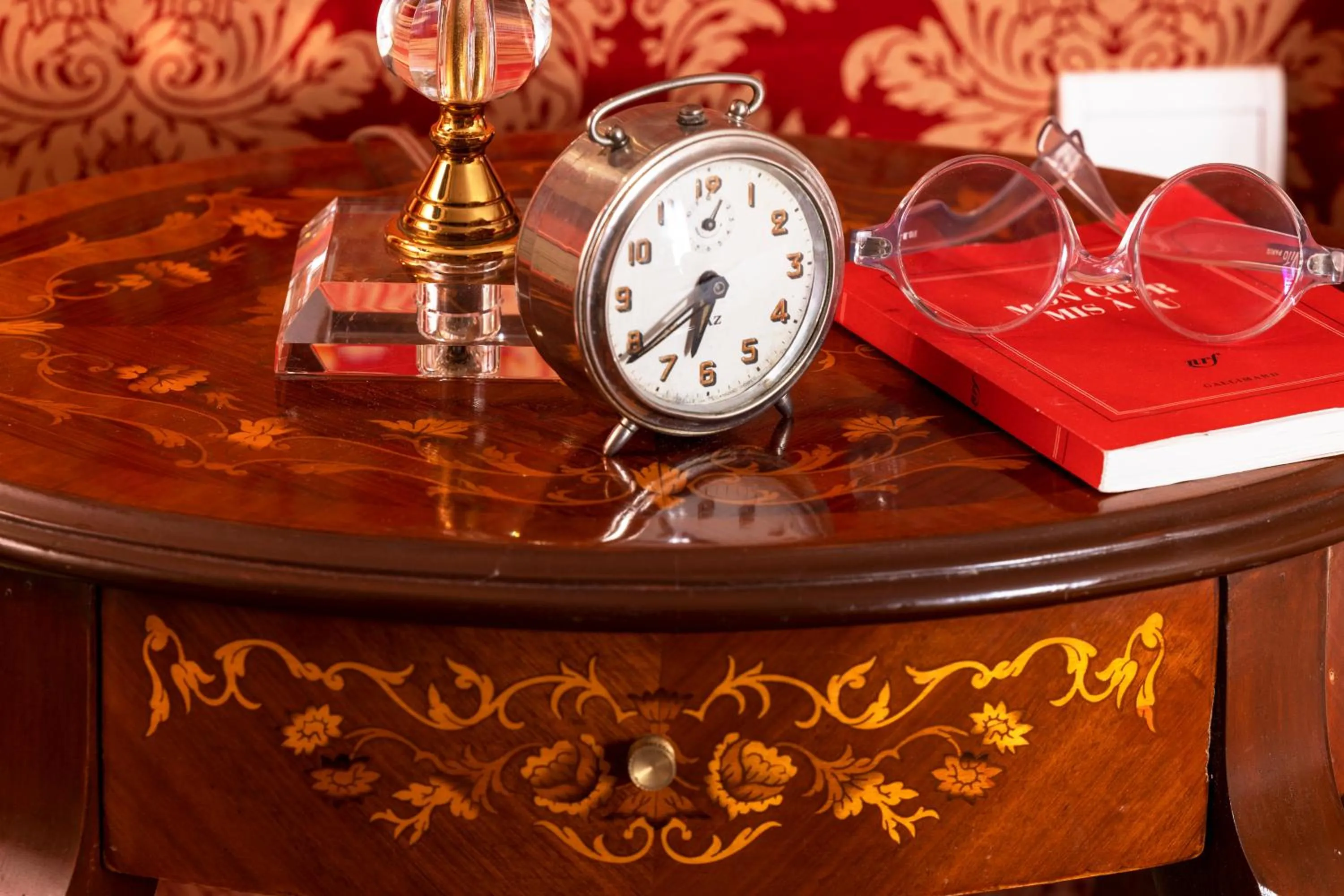 Decorative detail in Hotel De Seine