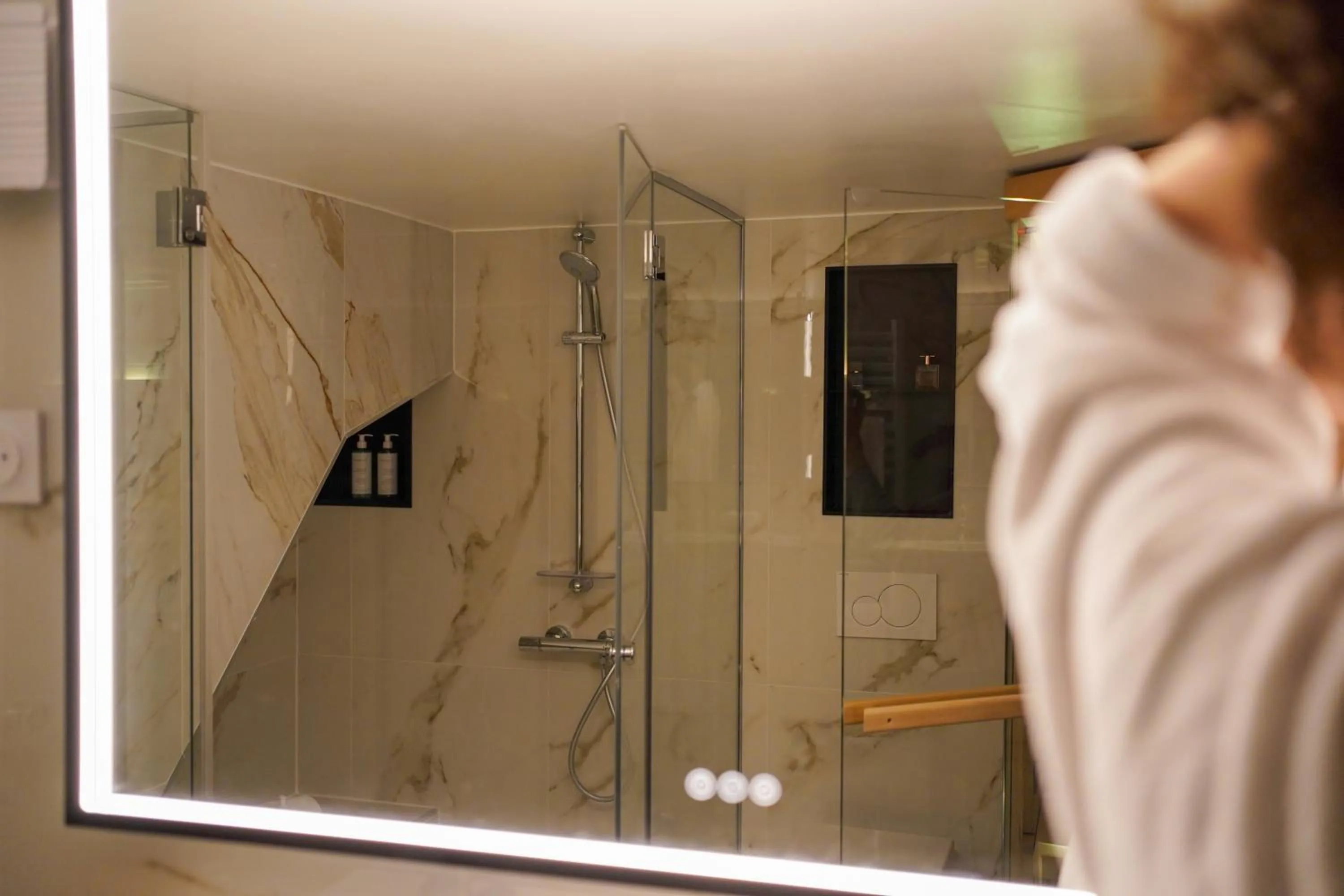 Shower in Hotel De Seine