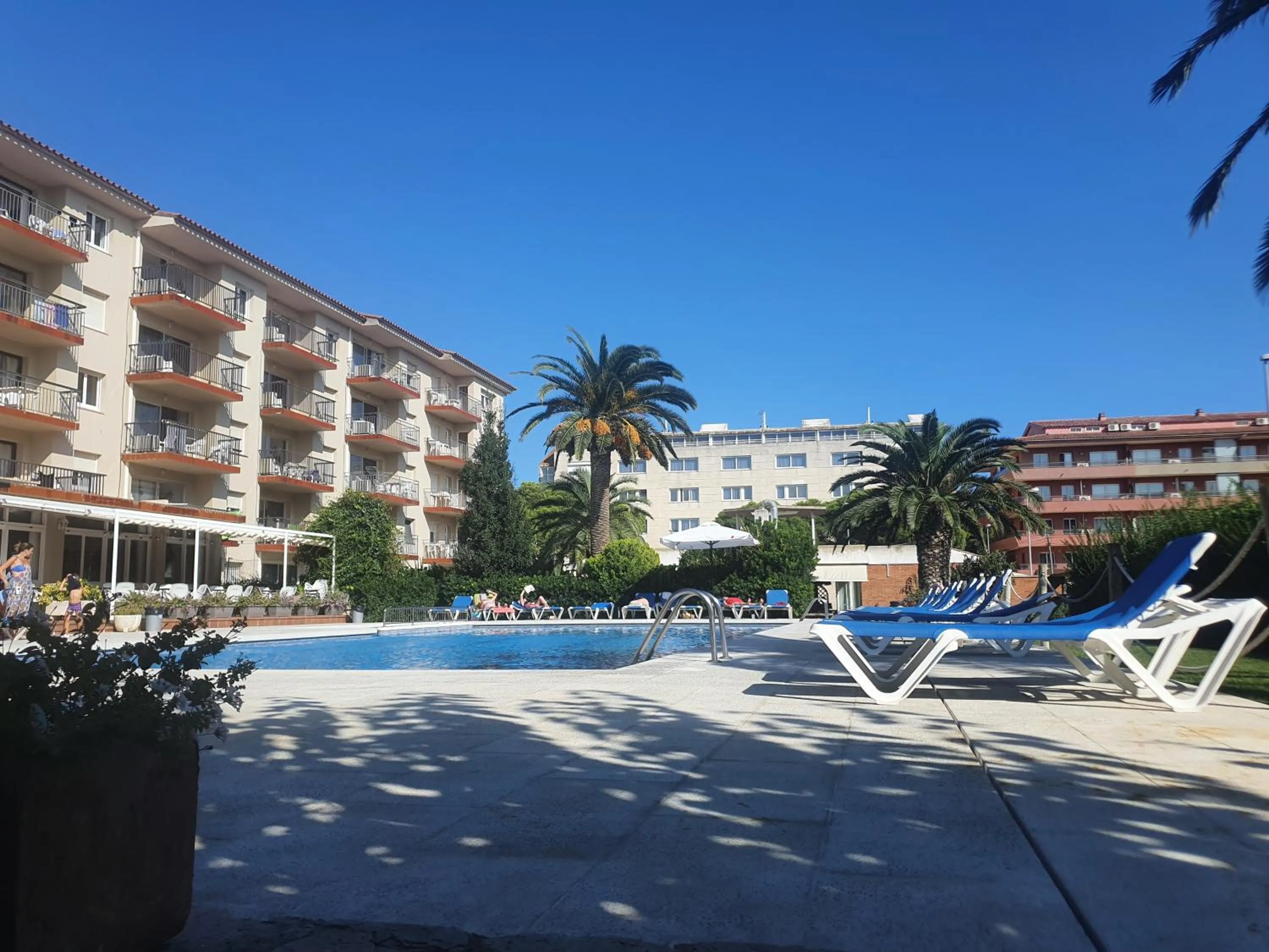Pool view in Payet Apartments