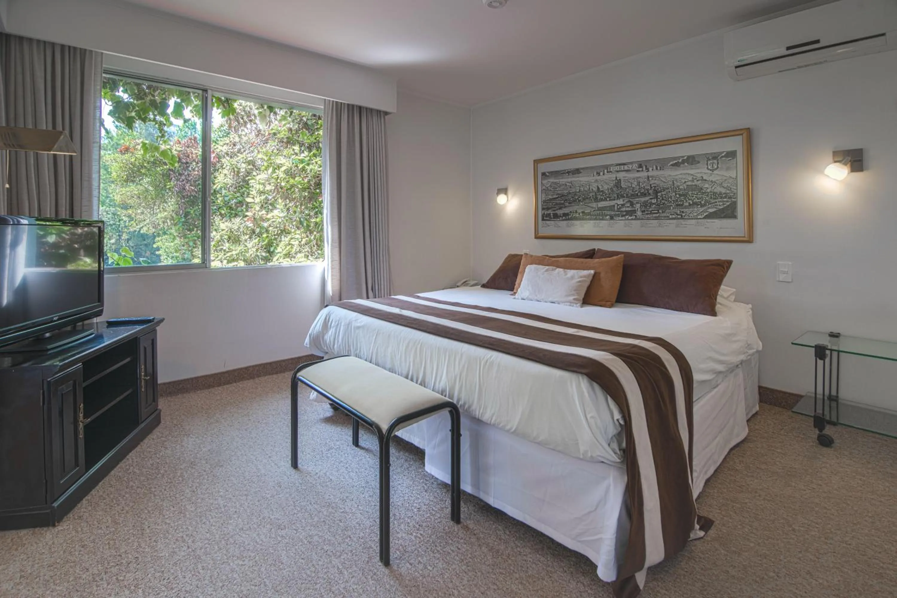 Photo of the whole room, Bed in Hotel Acacias de Vitacura