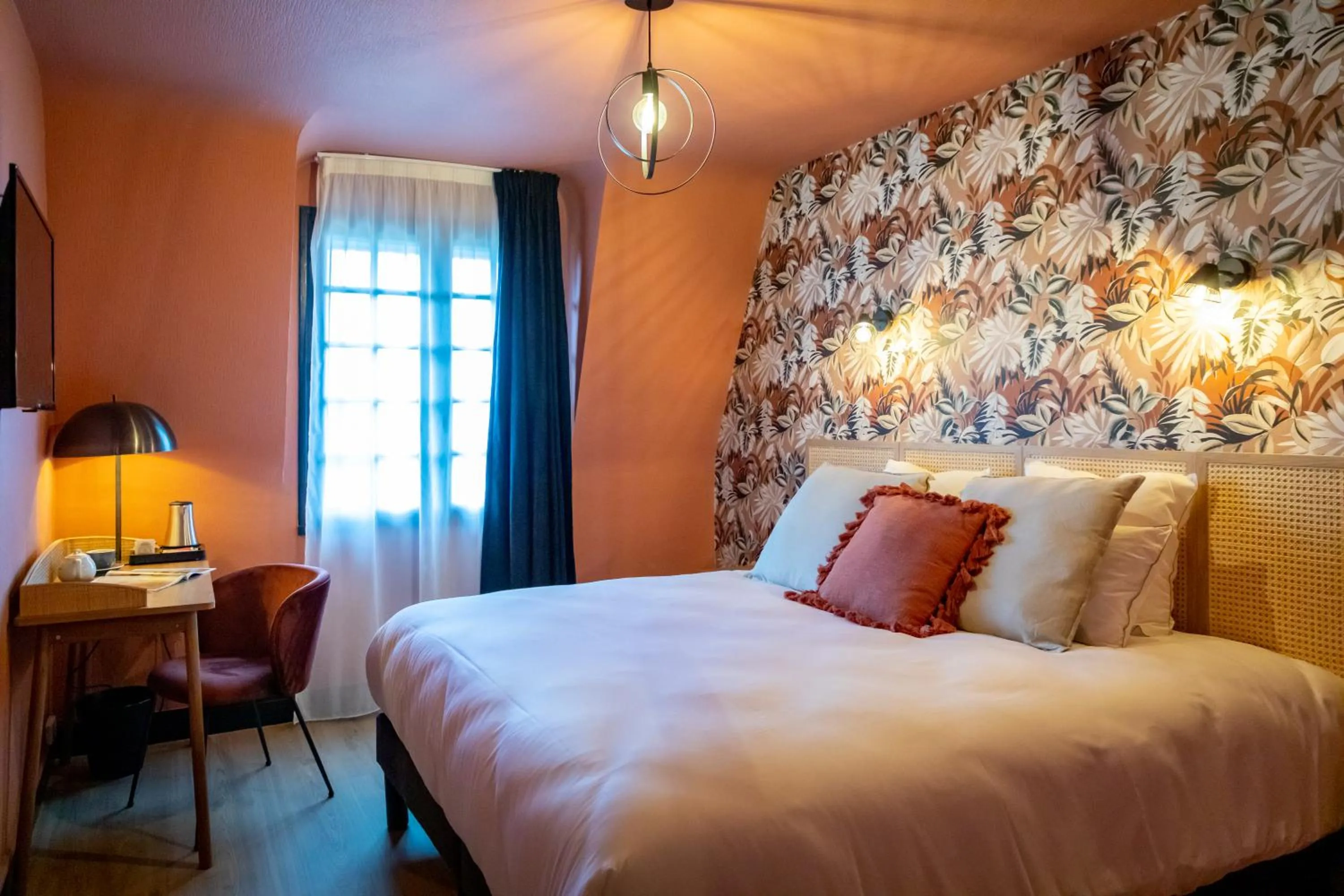 Bed in Brit Hotel Kara Sainte Anne d'Auray