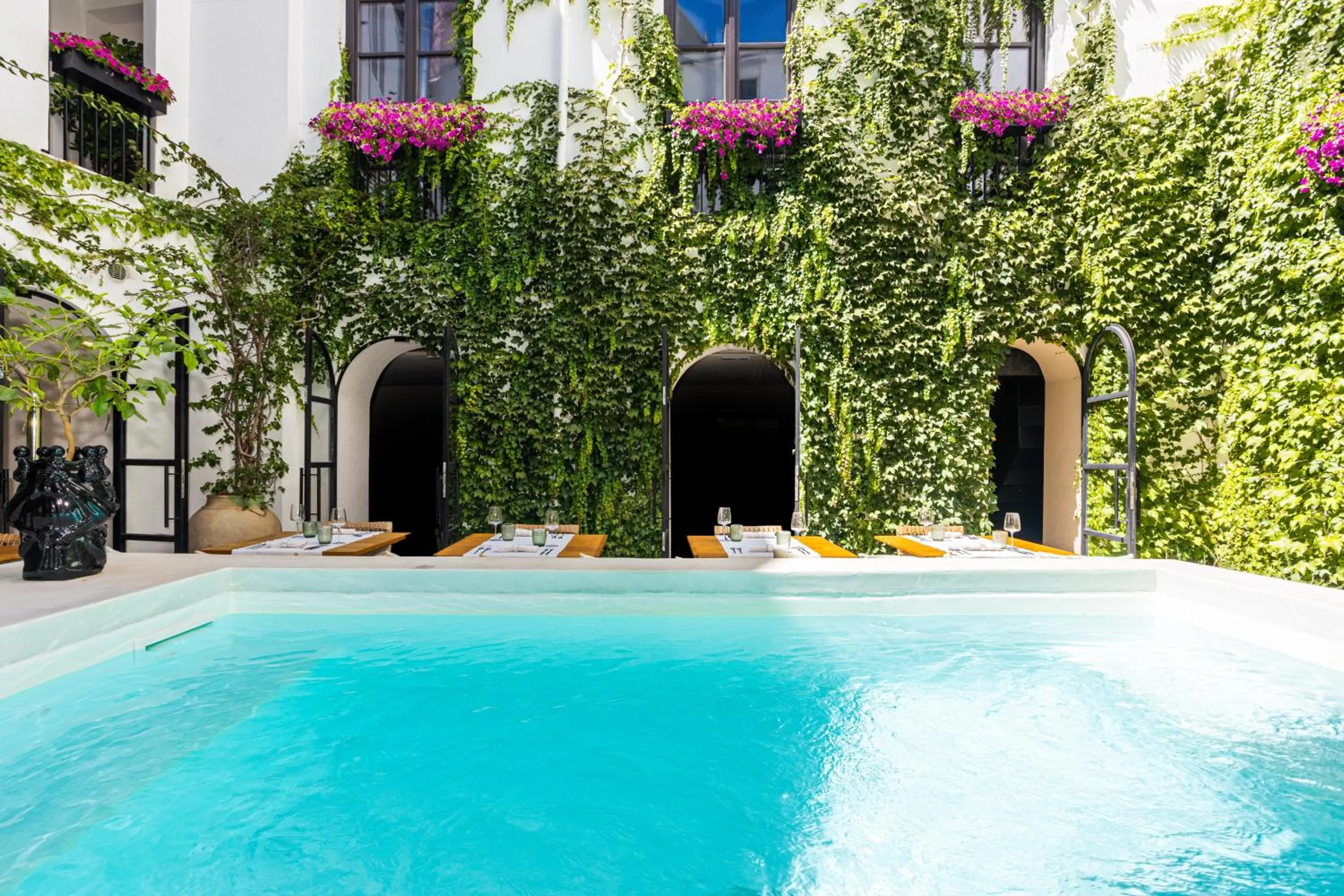 Swimming pool in Casa Nostra Luxury Suites & Spa