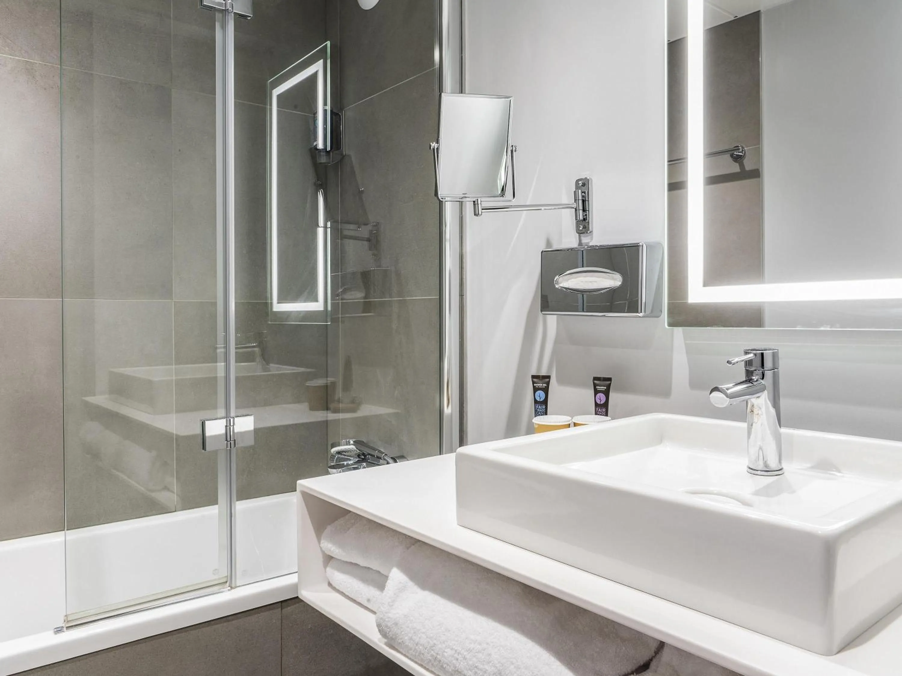 Bedroom in Novotel Paris Vaugirard Montparnasse