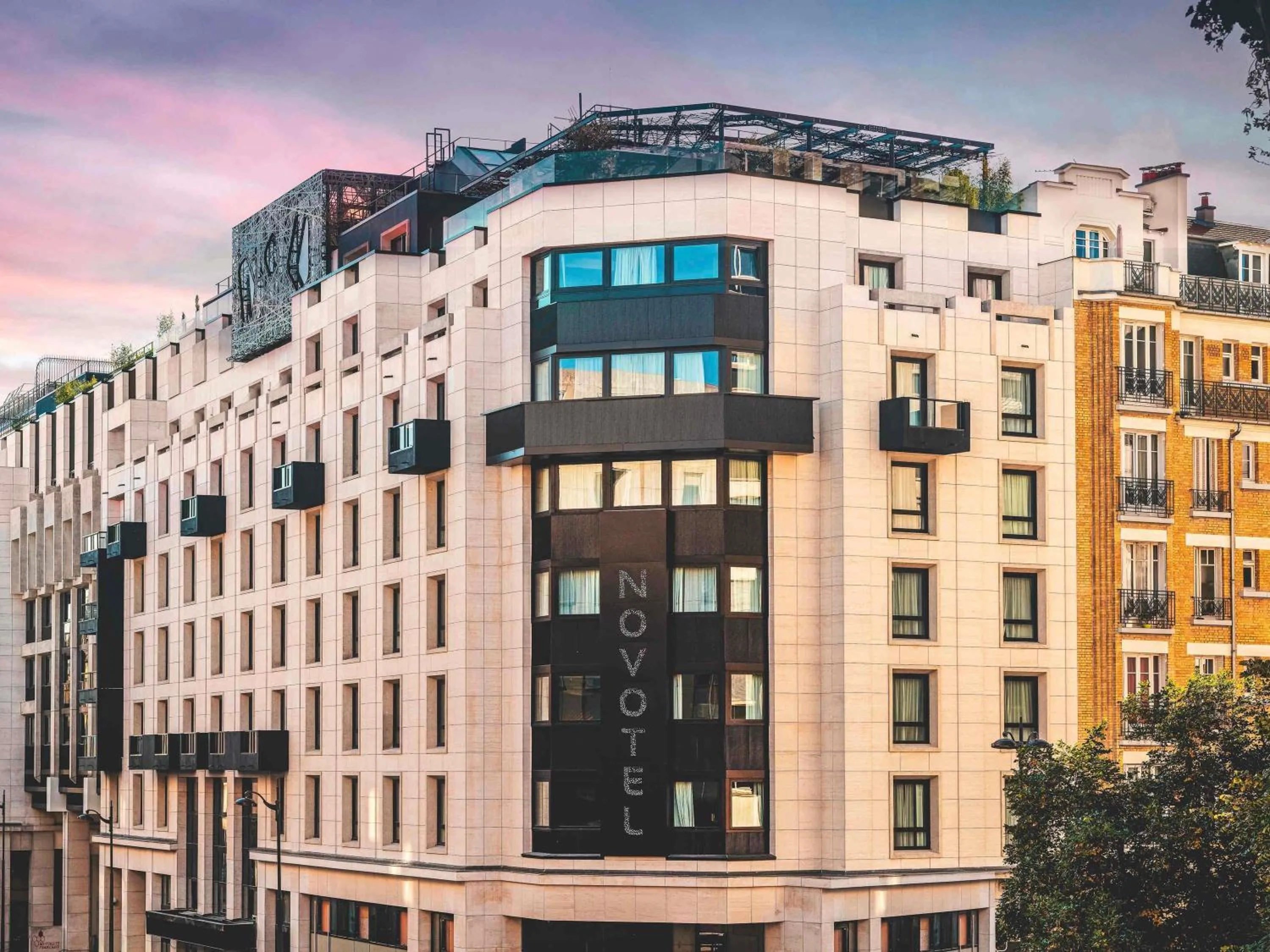 Property building in Novotel Paris Vaugirard Montparnasse