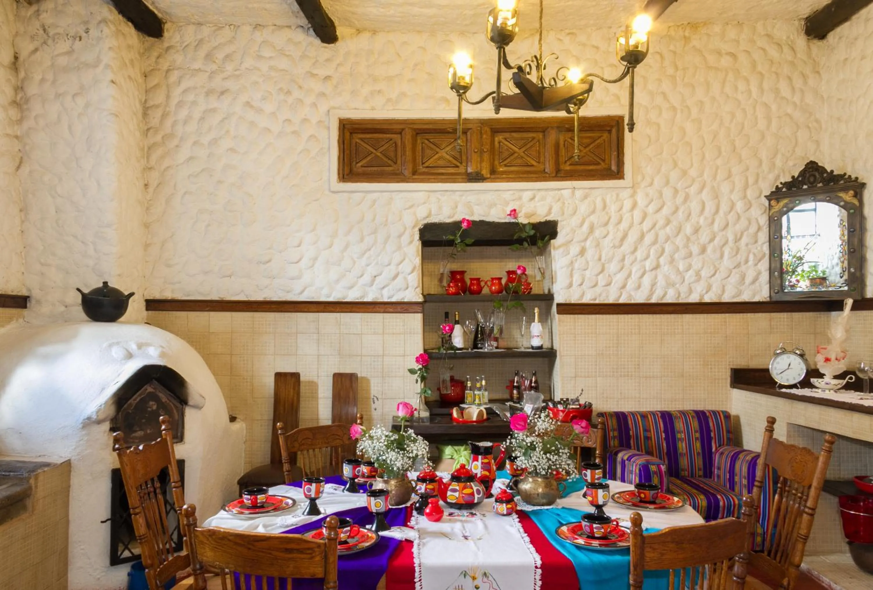 Communal kitchen in Hotel Boutique Casa de Hacienda Su Merced