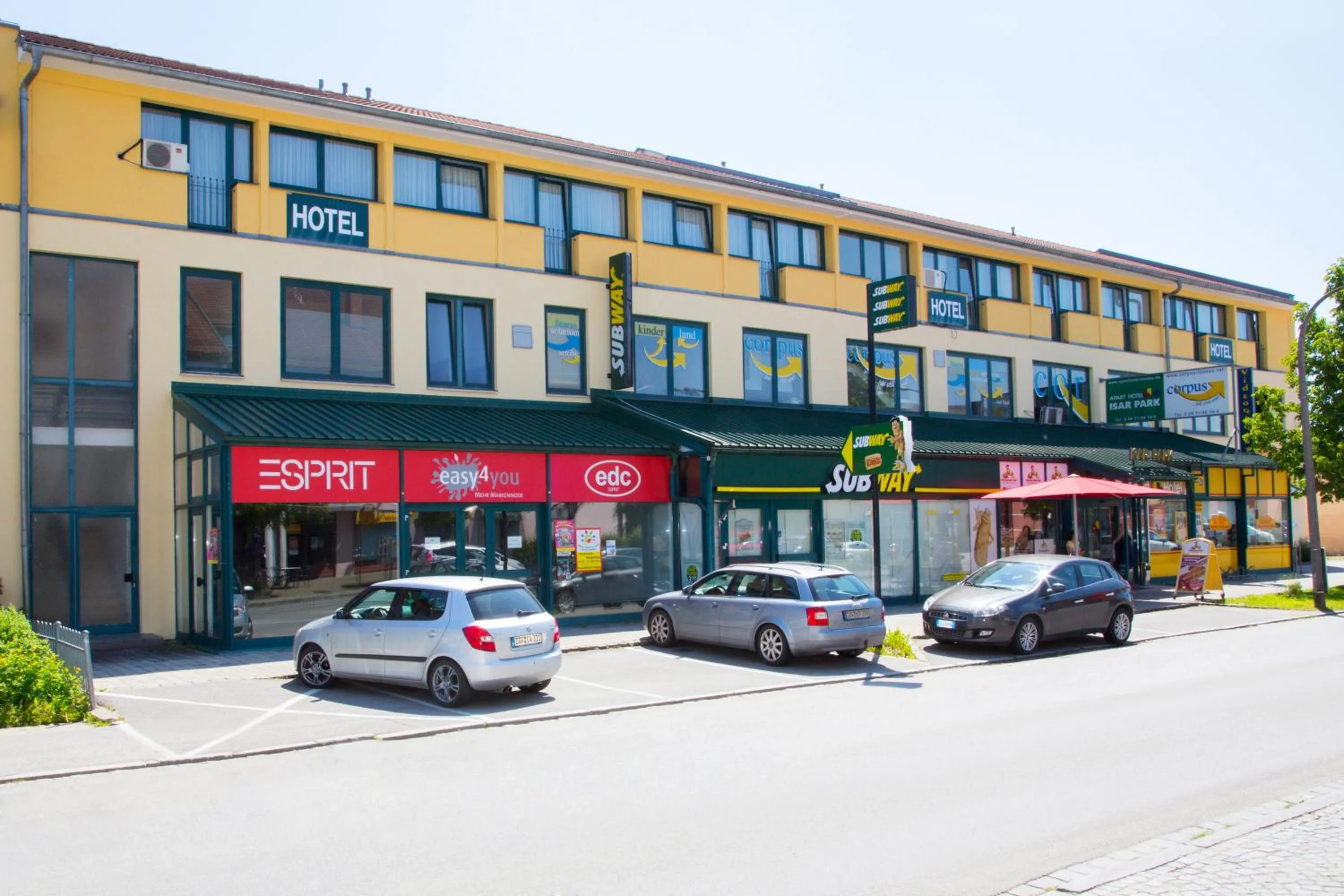 Property building in Aparthotel Landau an der Isar