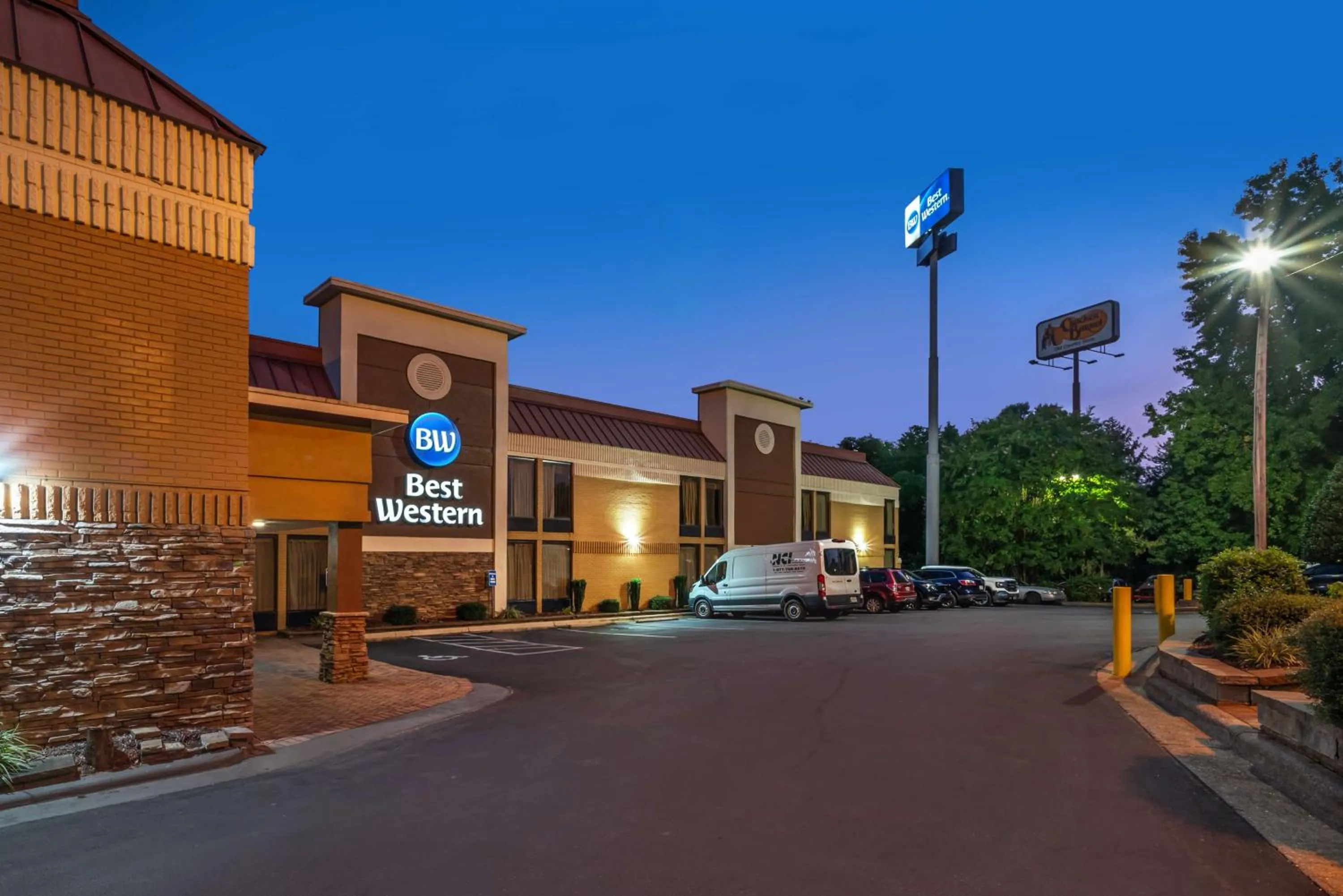Property building in Best Western Gastonia