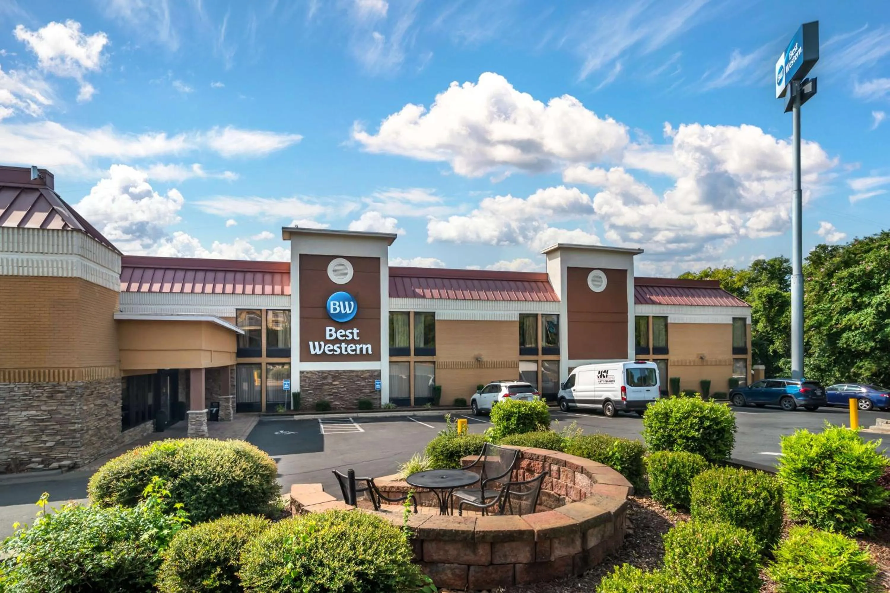 Property building in Best Western Gastonia