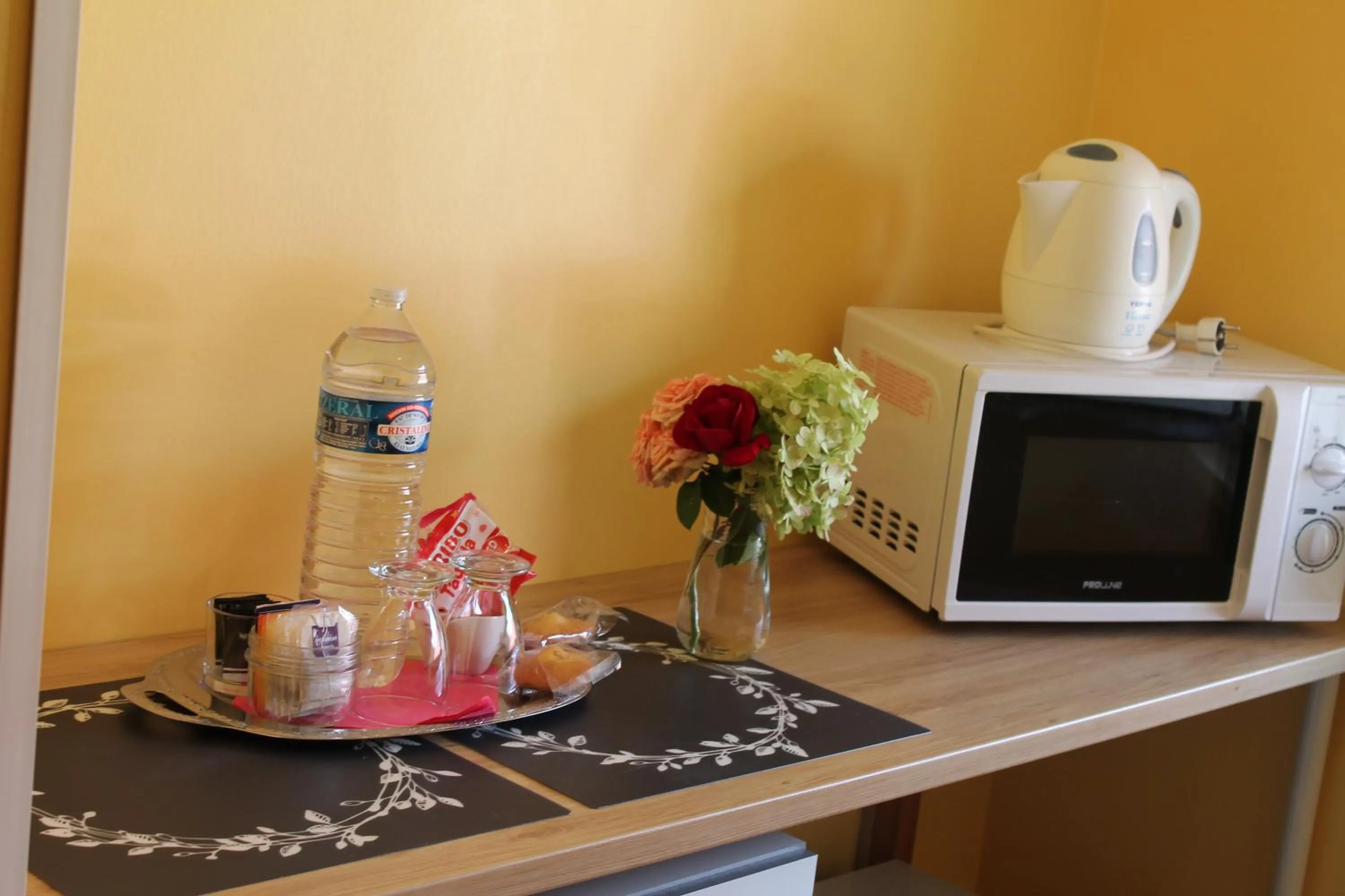 Dining area in La chambre aux hirondelles