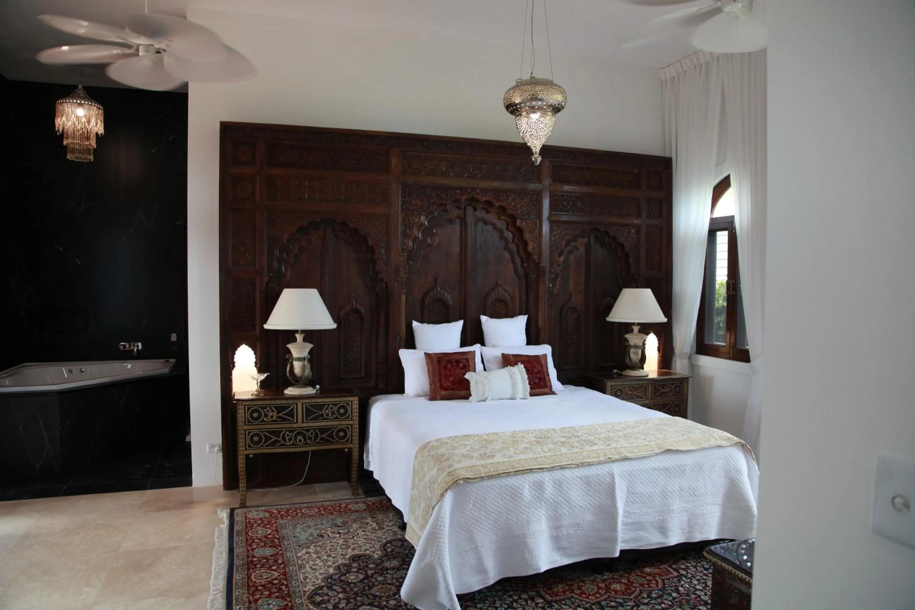 Bed in Jodha Bai Retreat