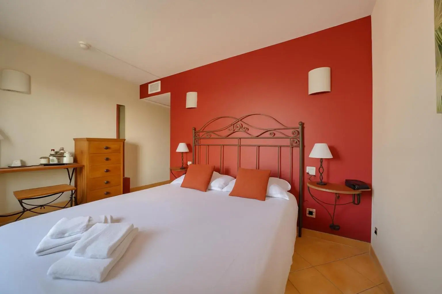Double Room in Hotel Restaurant Le Gardon - Pont du Gard Double Room in Hotel Restaurant Le Gardon - Pont du Gard