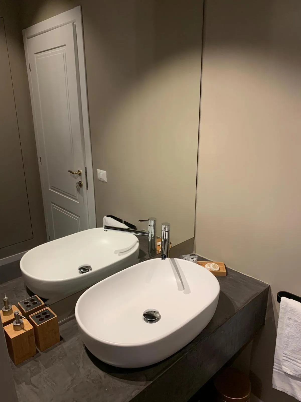 Cavour Urban Rooms by GHOR