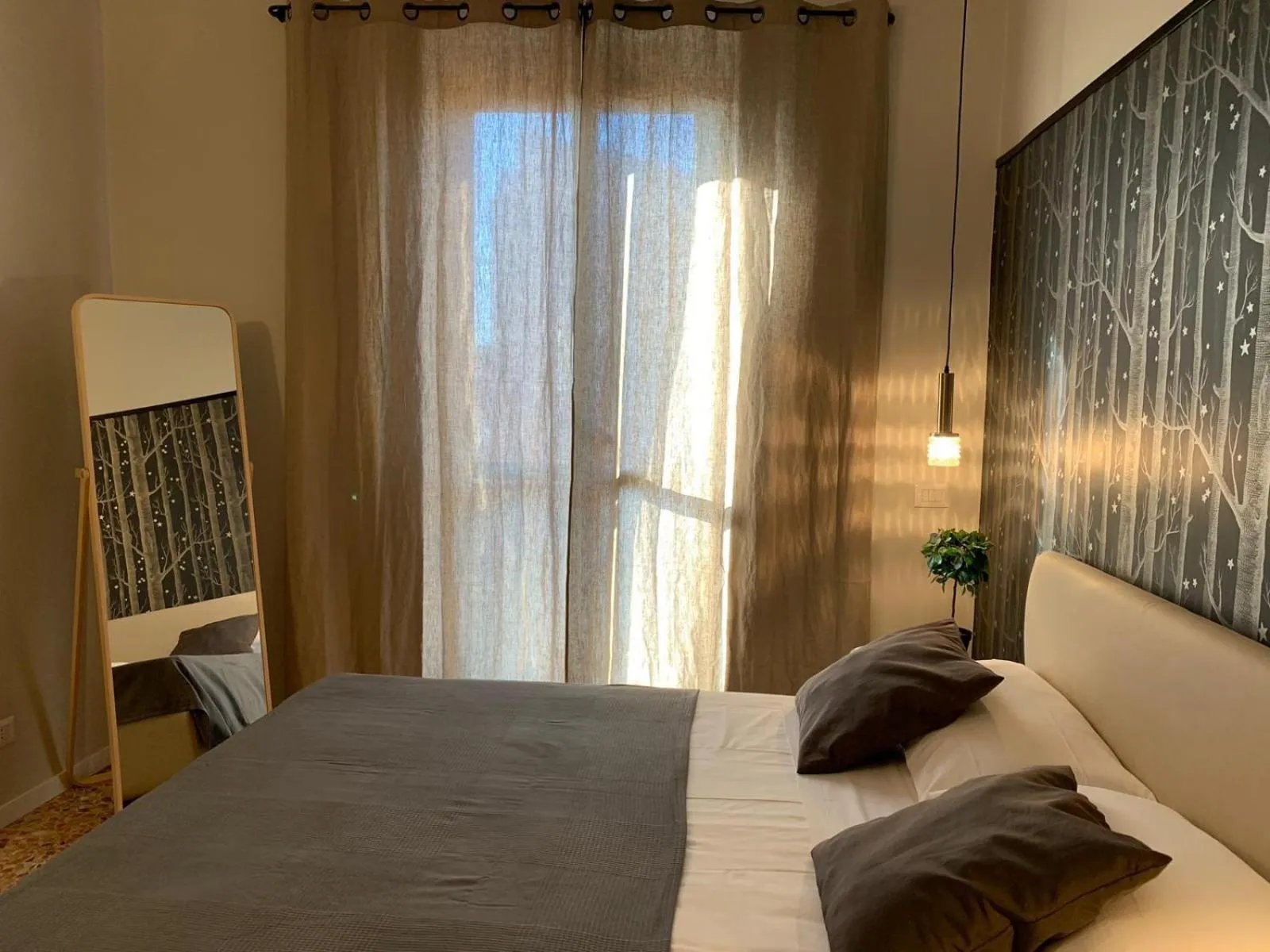 Bed in Cavour Urban Rooms by GHOR