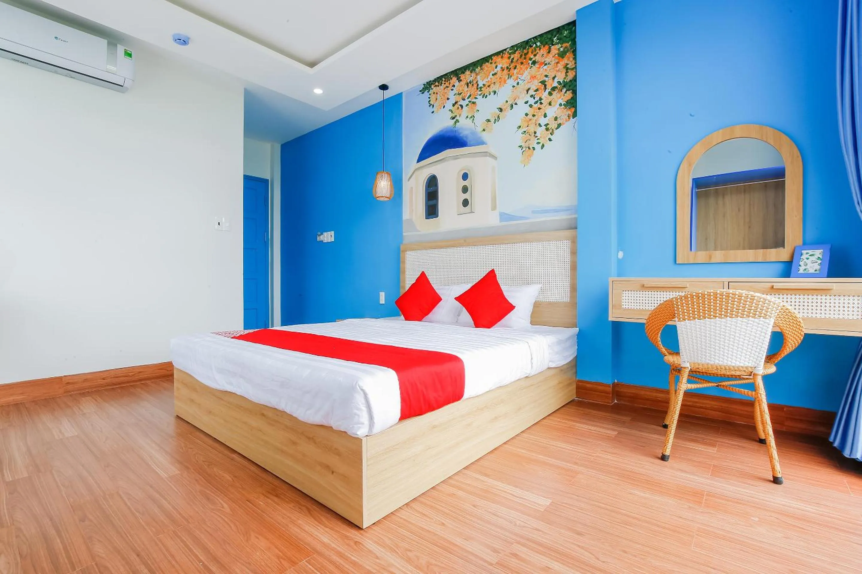 Photo of the whole room, Bed in Santorini House and Coffee