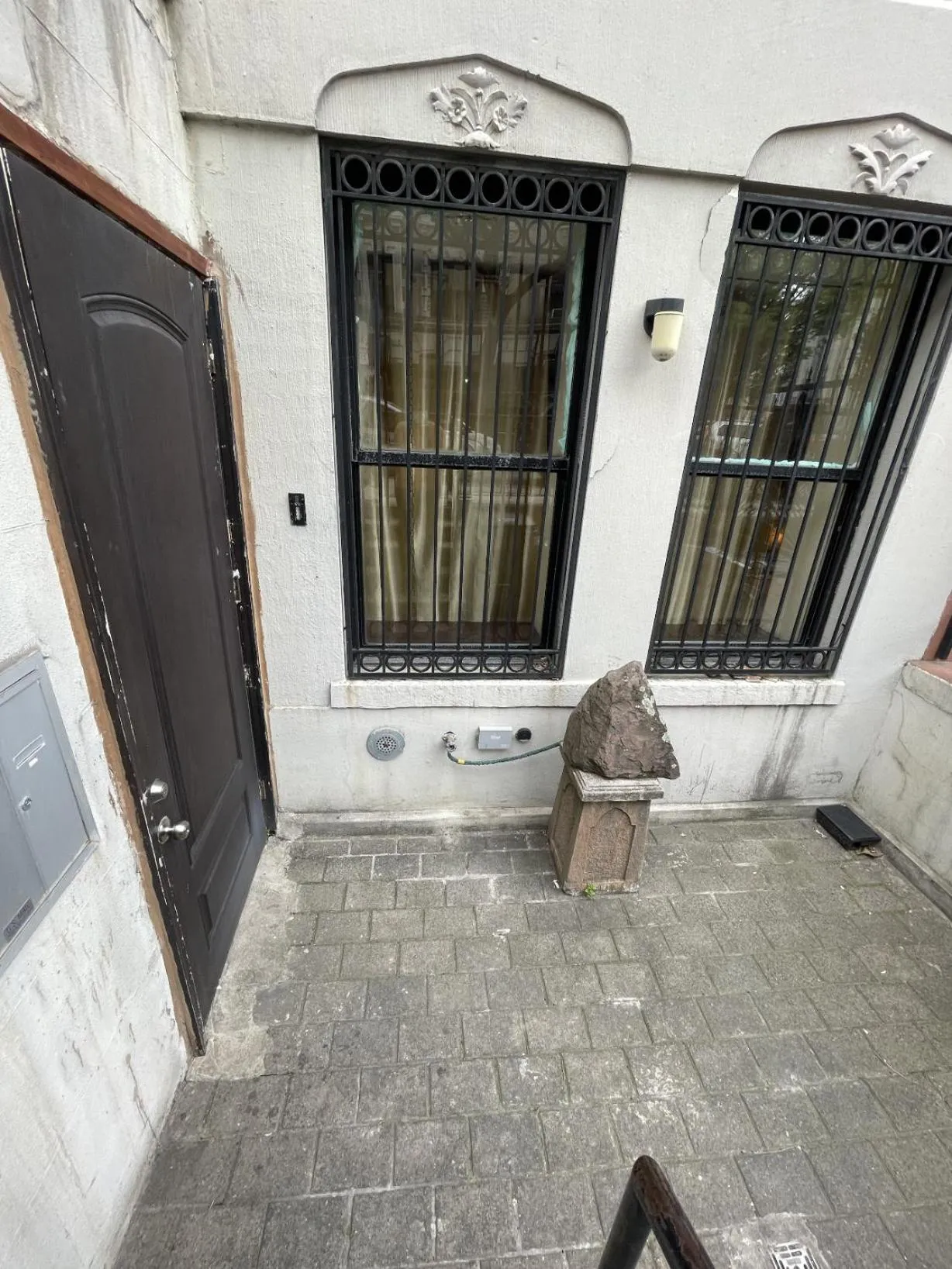 Facade/entrance in NYC Townhouse Apartment