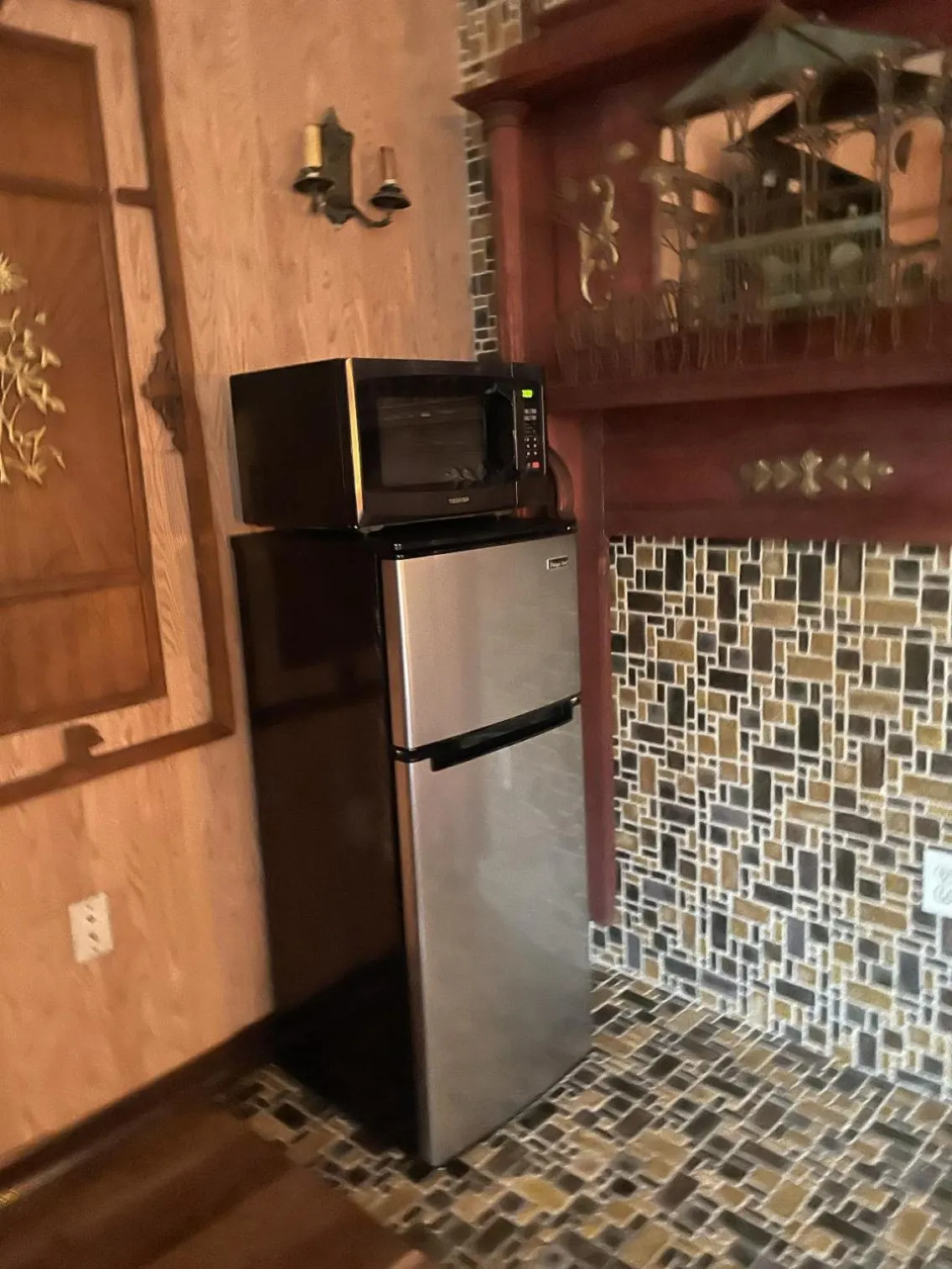 microwave in NYC Townhouse Apartment