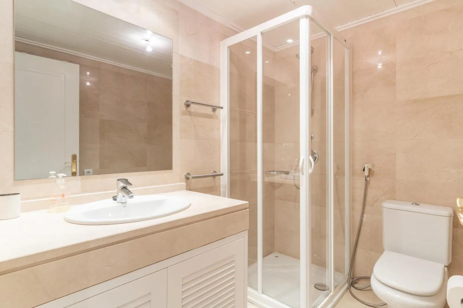 Bathroom in LOS ARQUEROS GOLF APARTMENTS