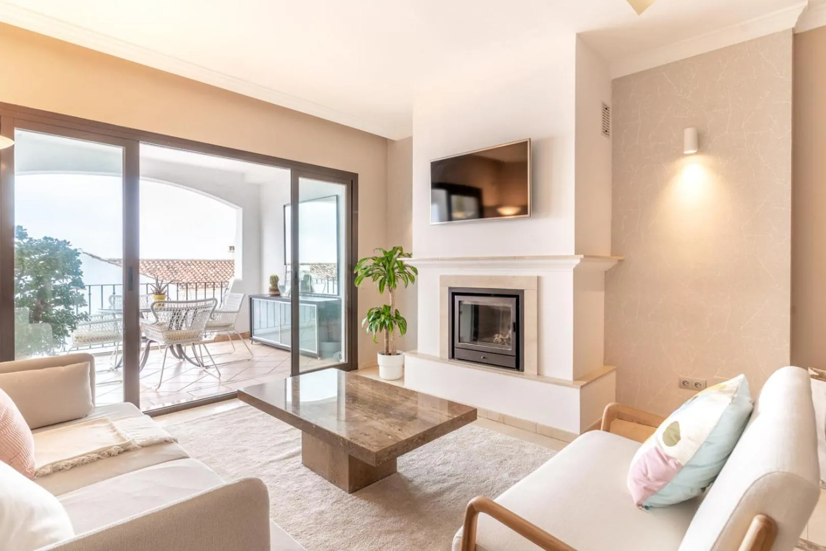 Living room in LOS ARQUEROS GOLF APARTMENTS
