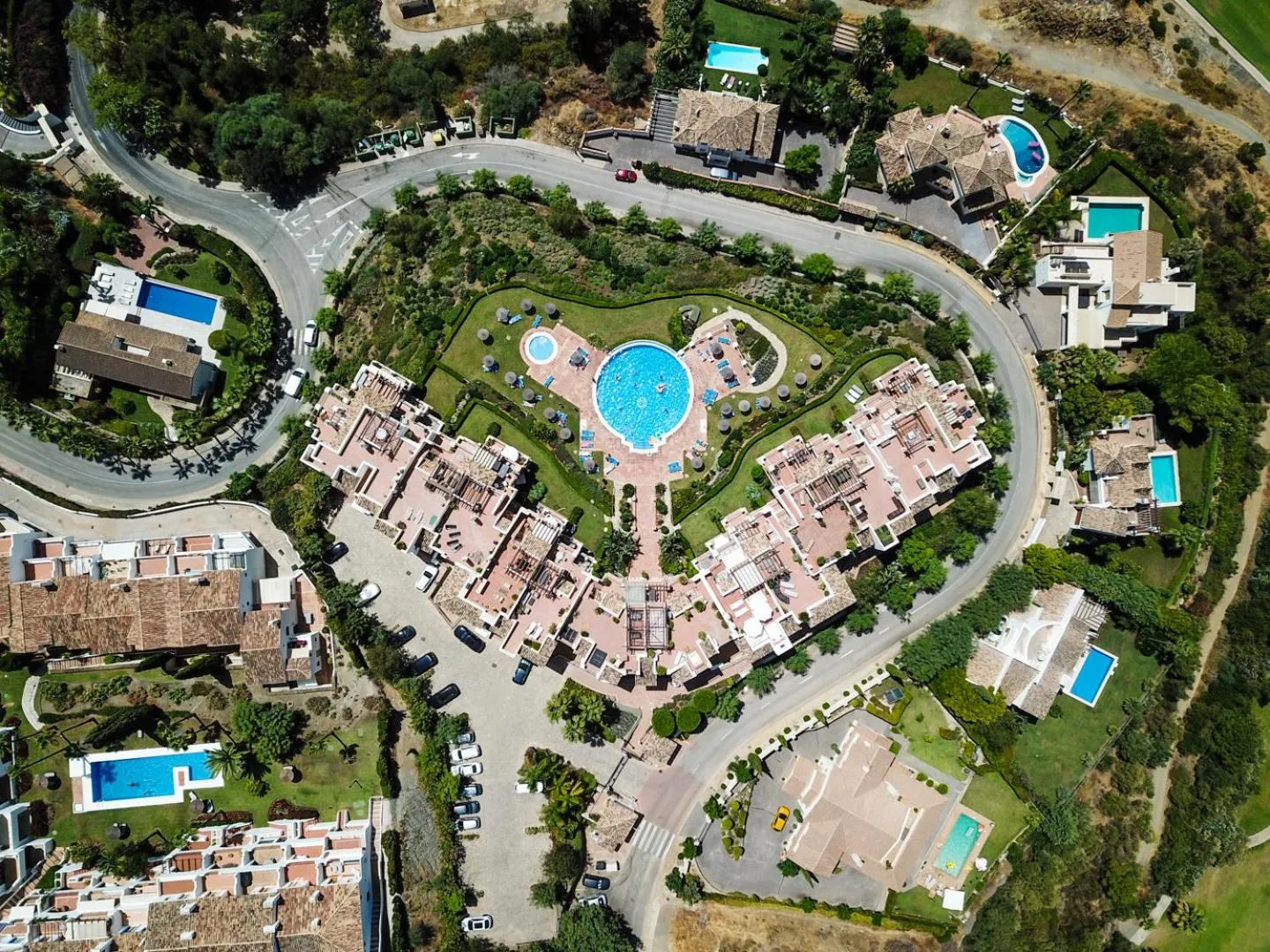 Neighbourhood in LOS ARQUEROS GOLF APARTMENTS