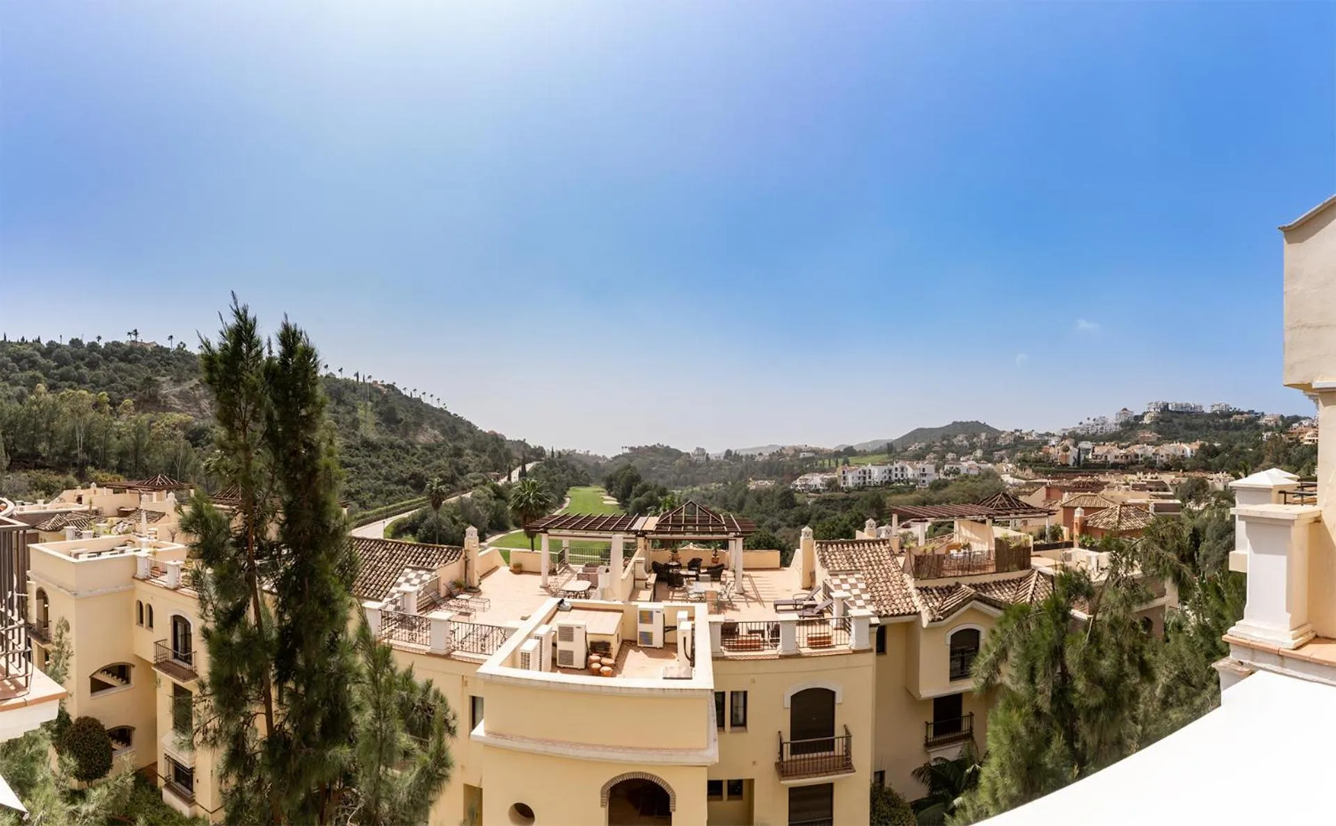 City view in LOS ARQUEROS GOLF APARTMENTS
