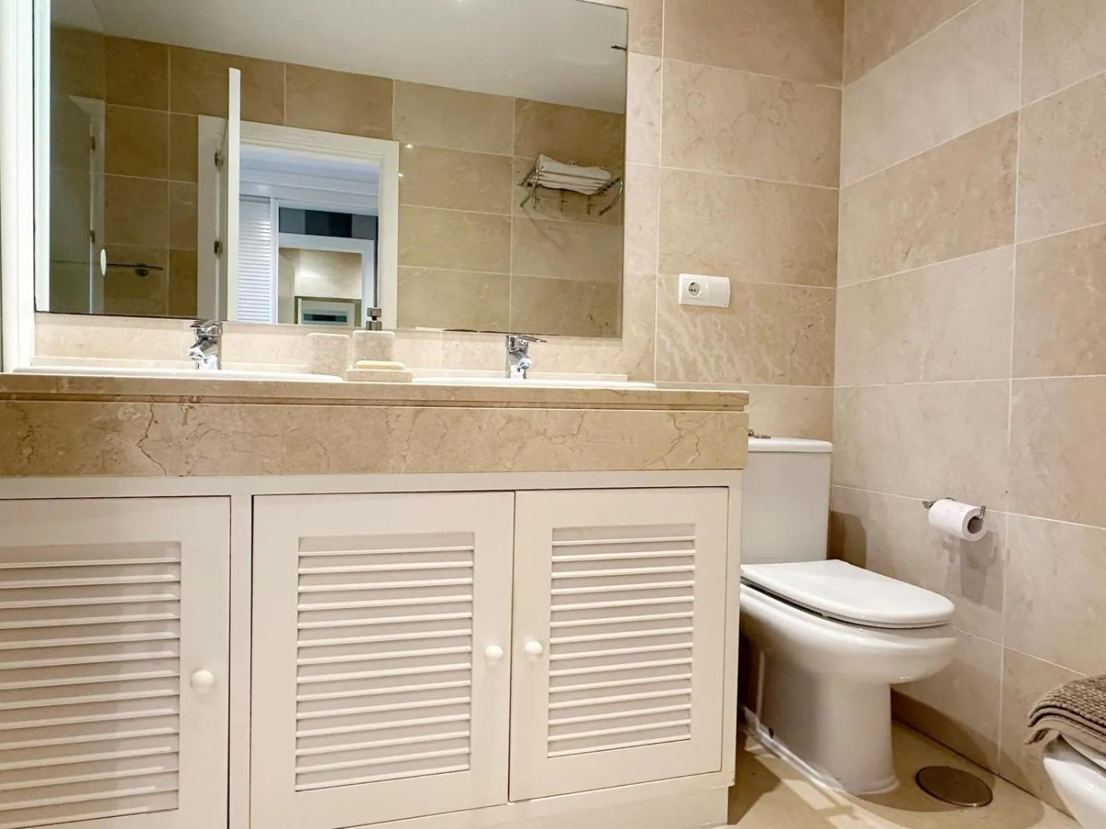 LOS ARQUEROS GOLF APARTMENTS