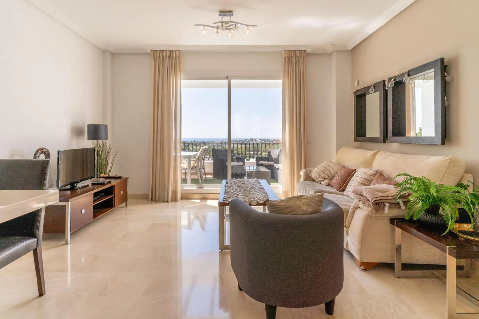 LOS ARQUEROS GOLF APARTMENTS