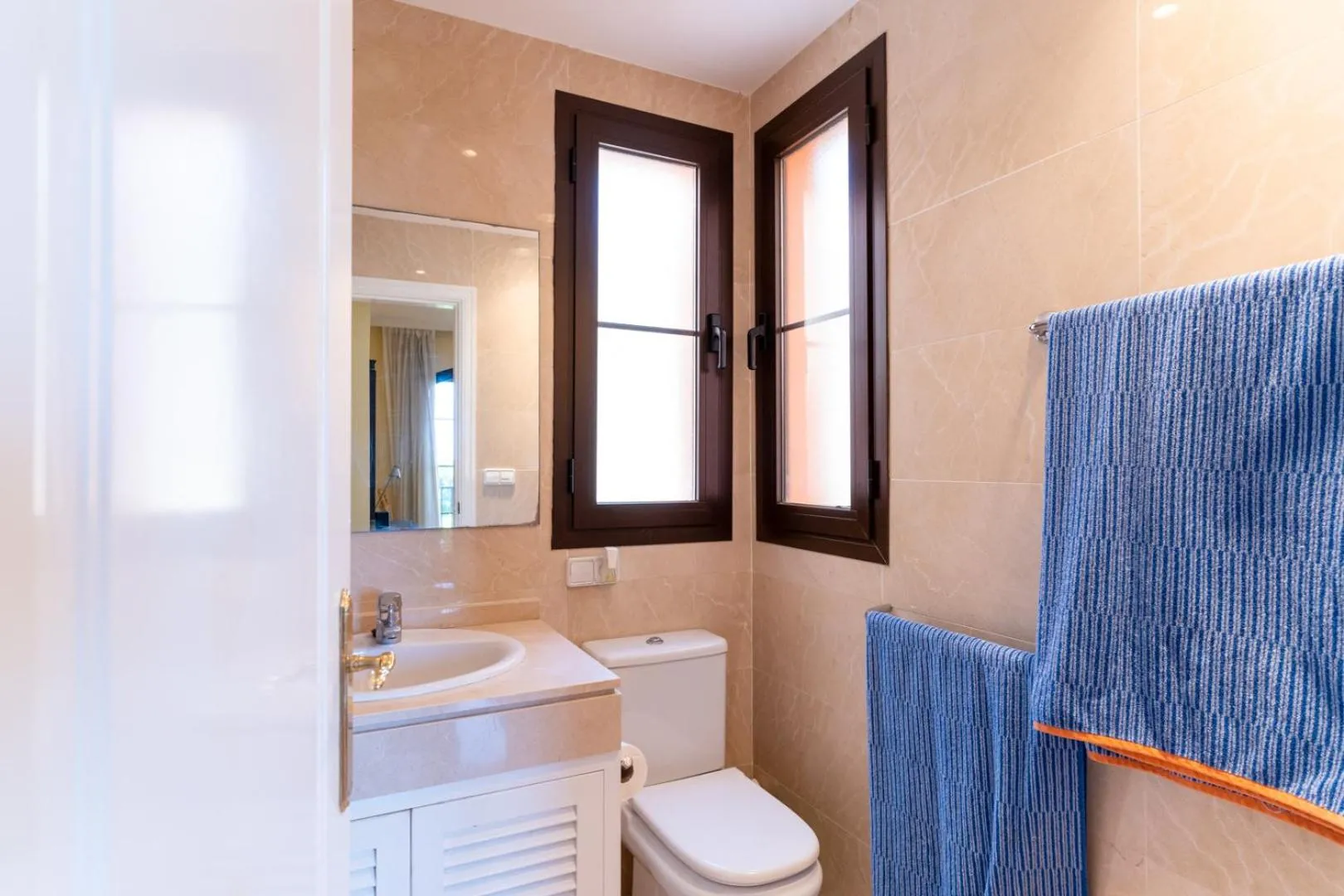 Bathroom in LOS ARQUEROS GOLF APARTMENTS