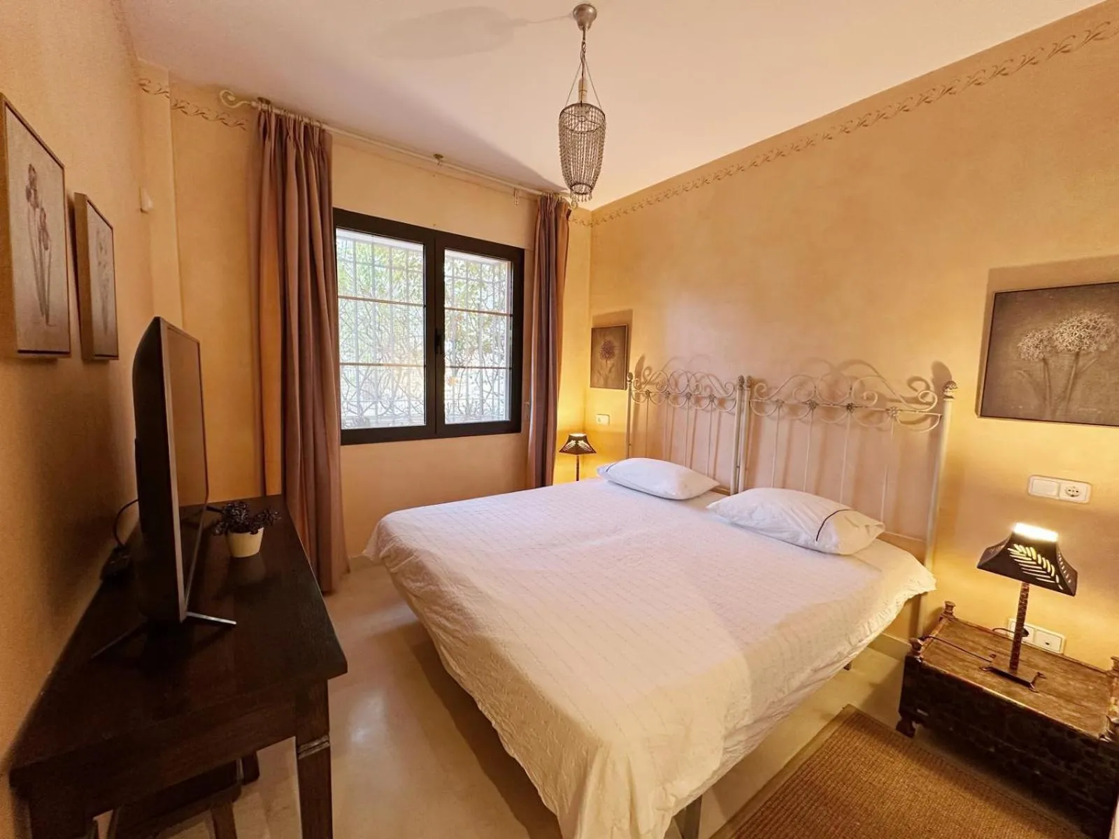 Bed in LOS ARQUEROS GOLF APARTMENTS