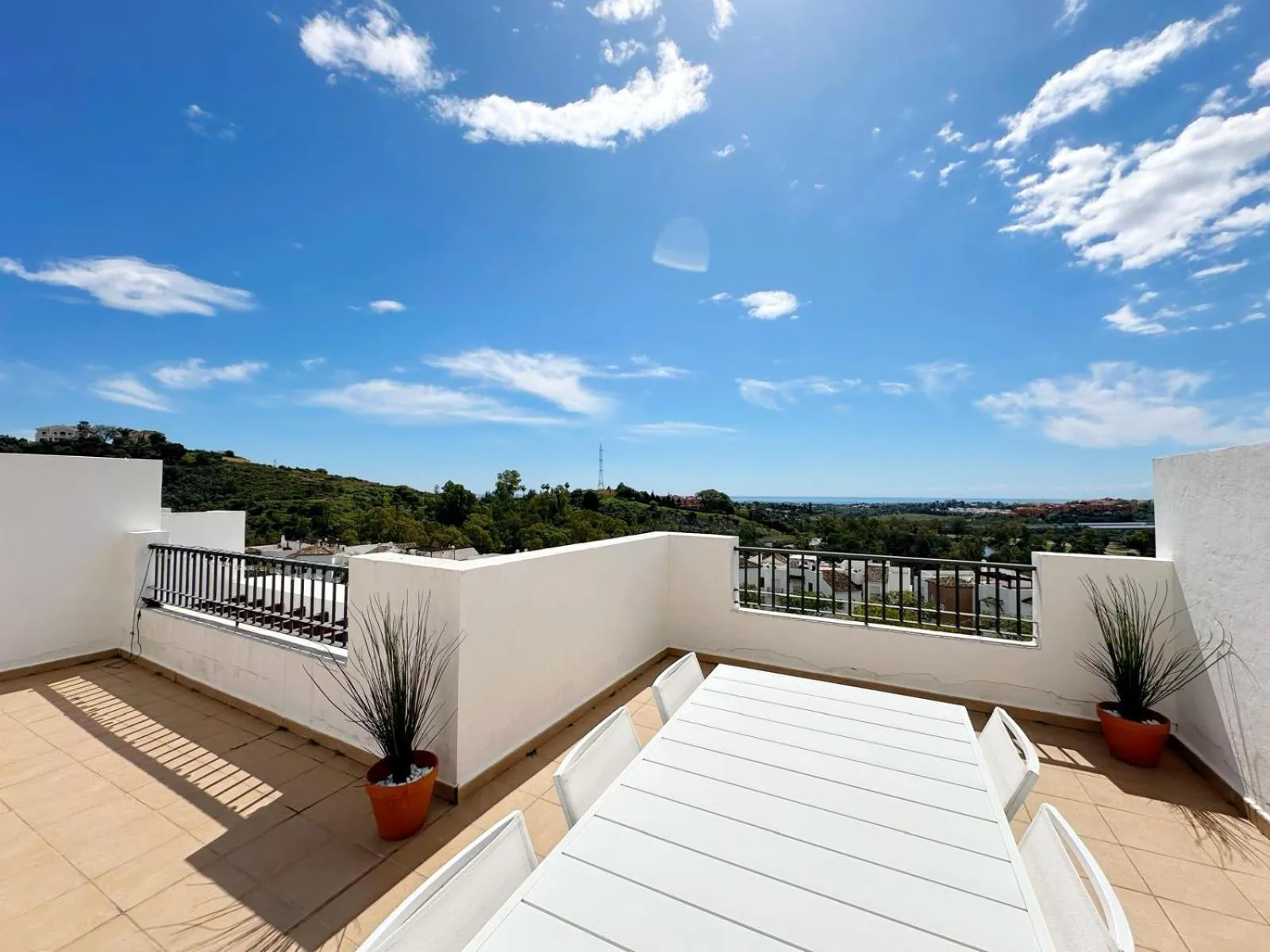 LOS ARQUEROS GOLF APARTMENTS